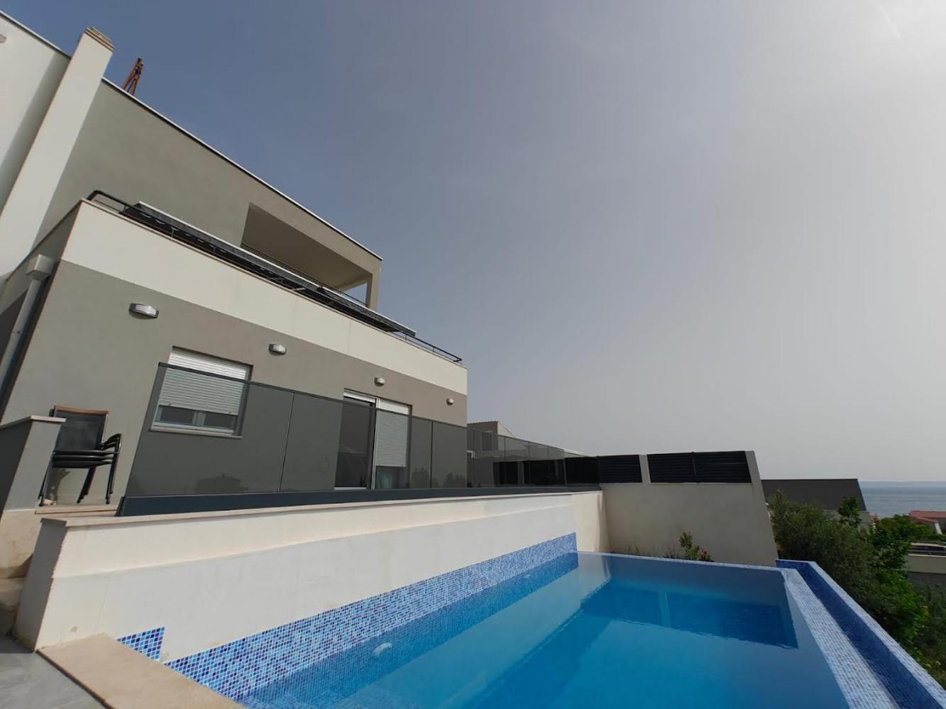 Villa Diva DI with private pool and jacuzzi view 4