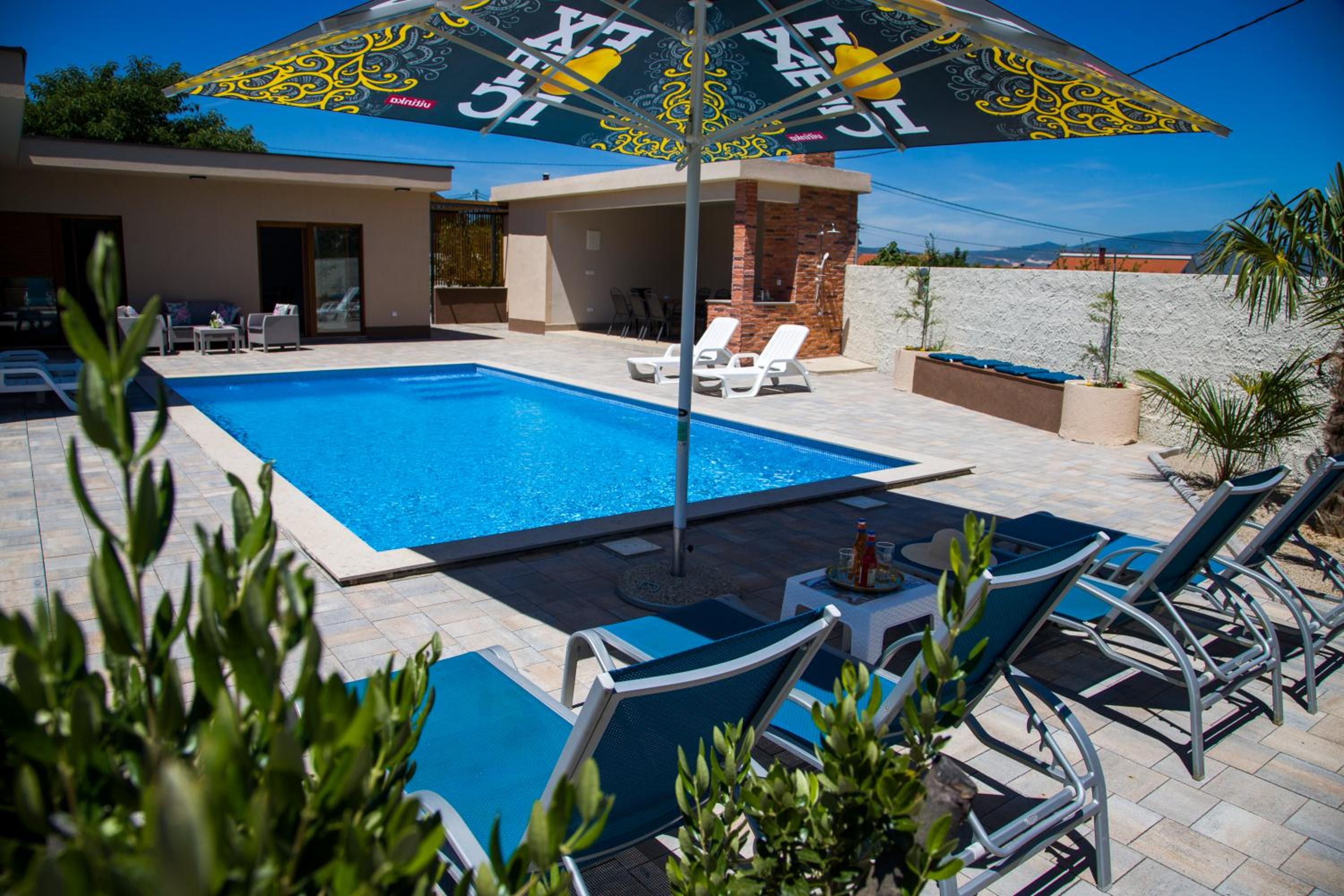 Luxury Villa G Residency