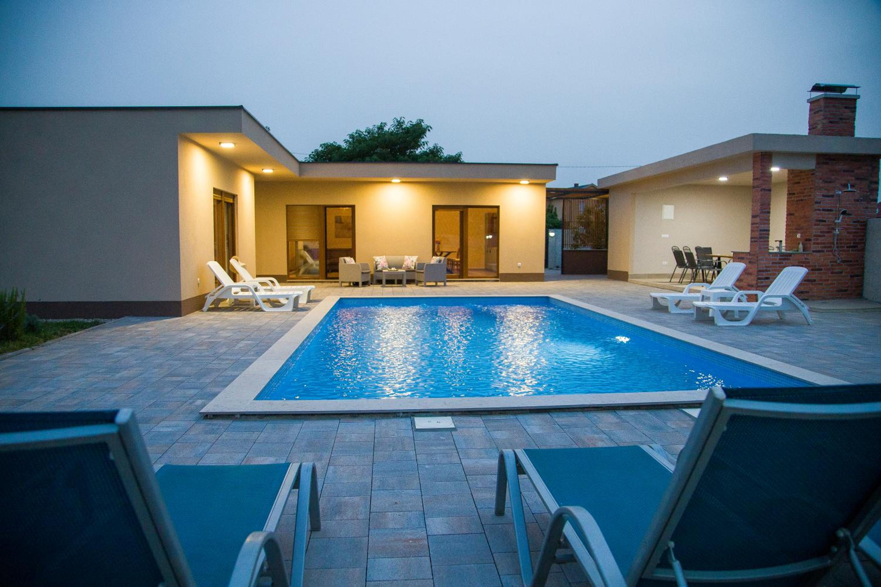 Luxury Villa G Residency