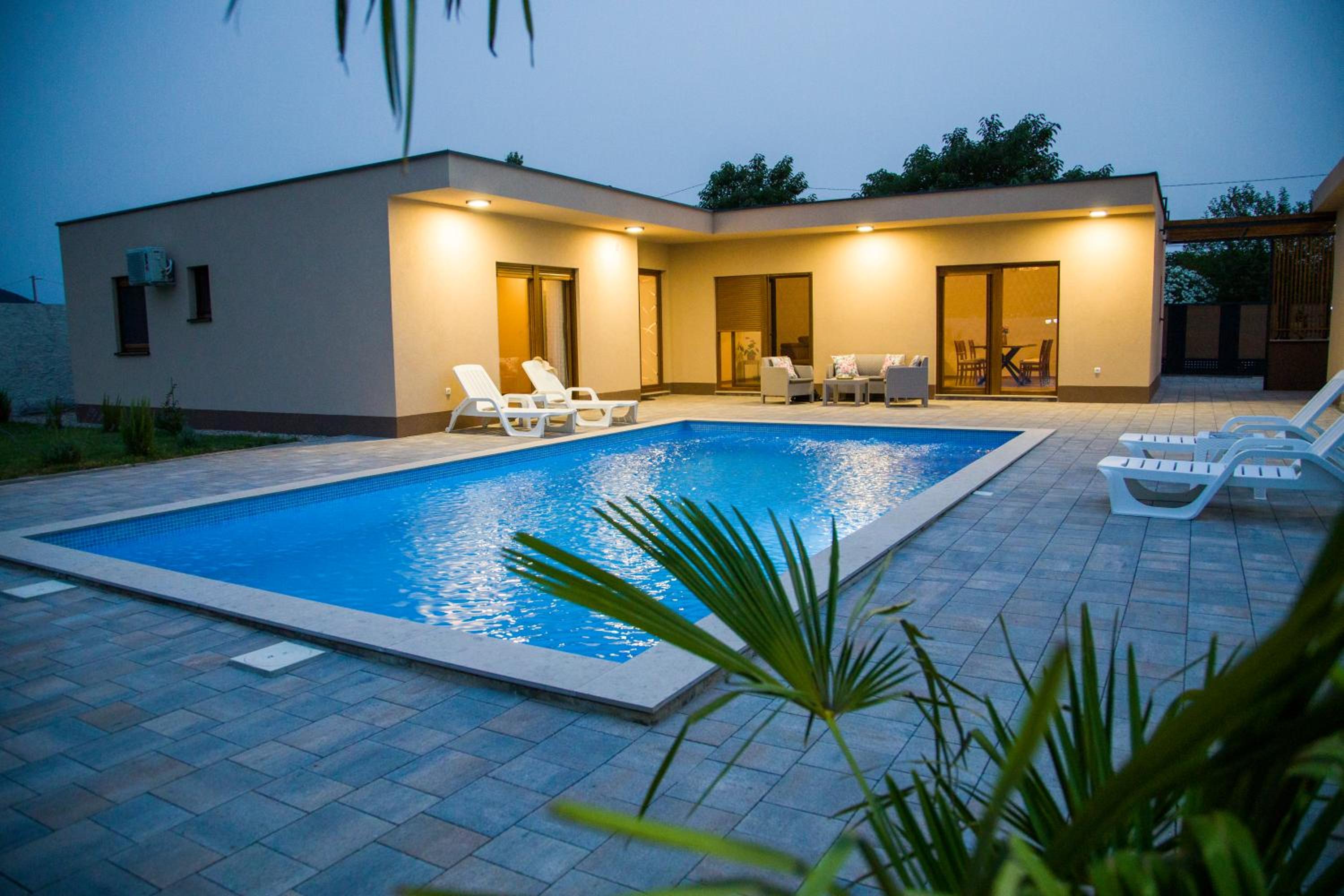 Luxury Villa G Residency
