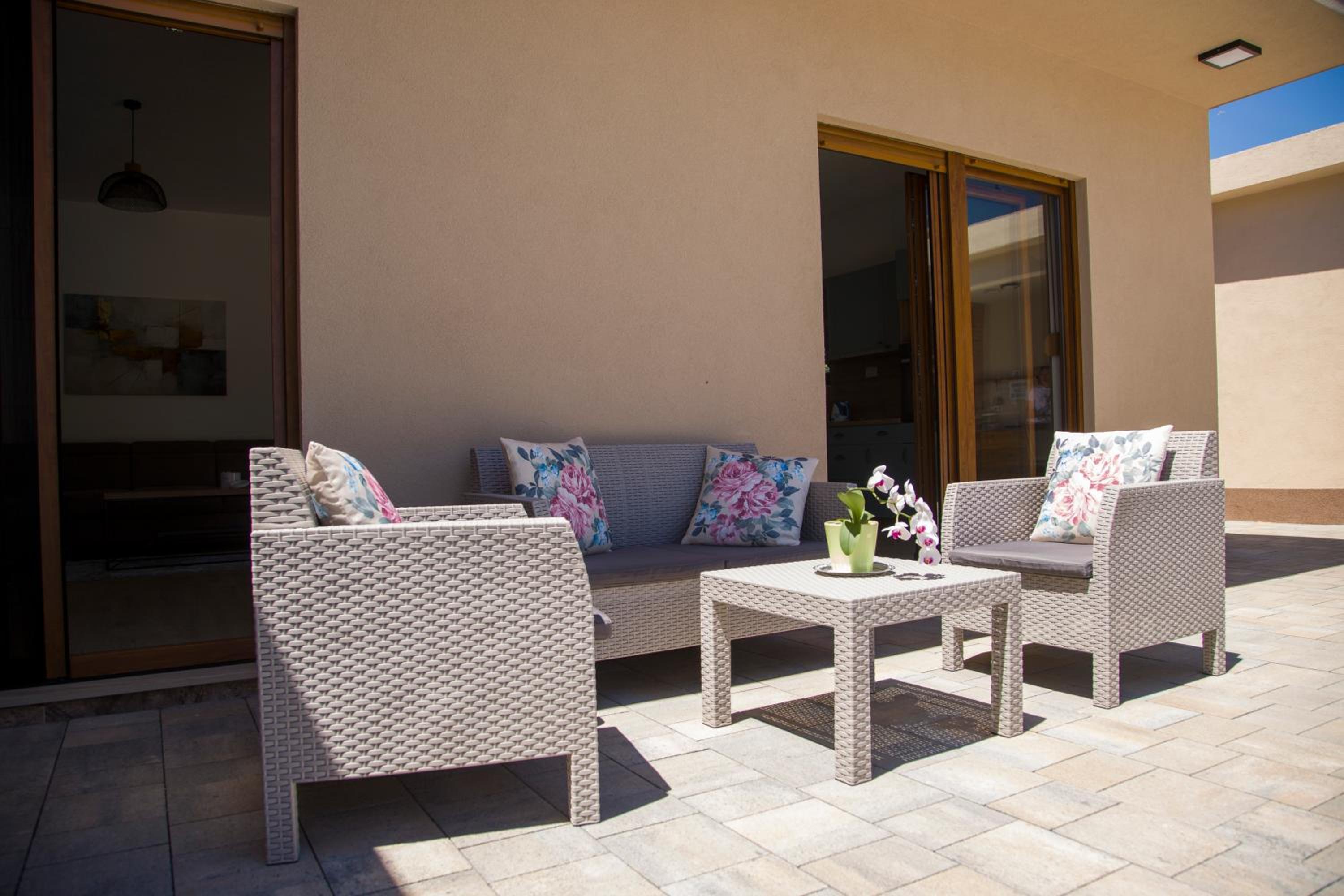 Luxury Villa G Residency