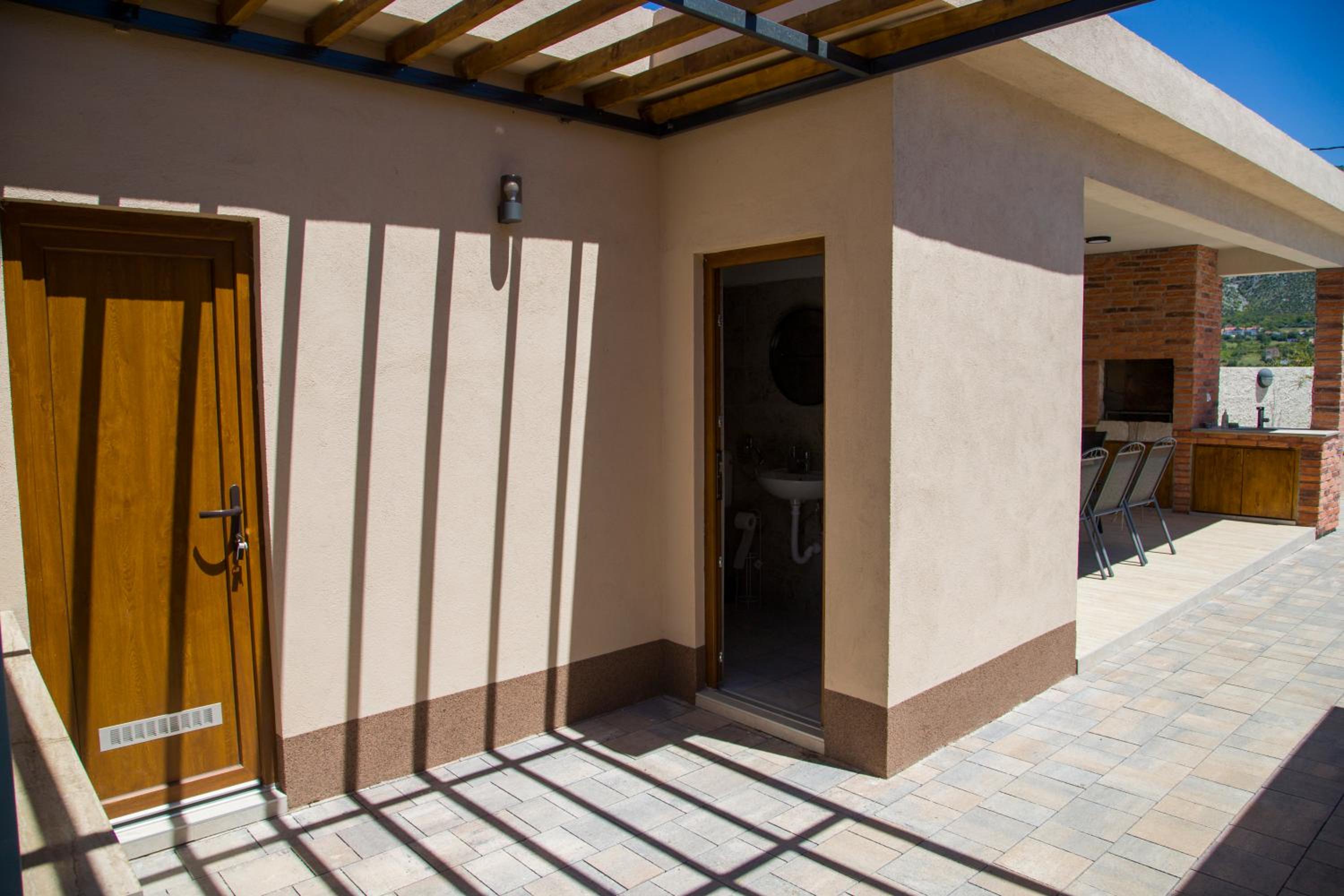 Luxury Villa G Residency