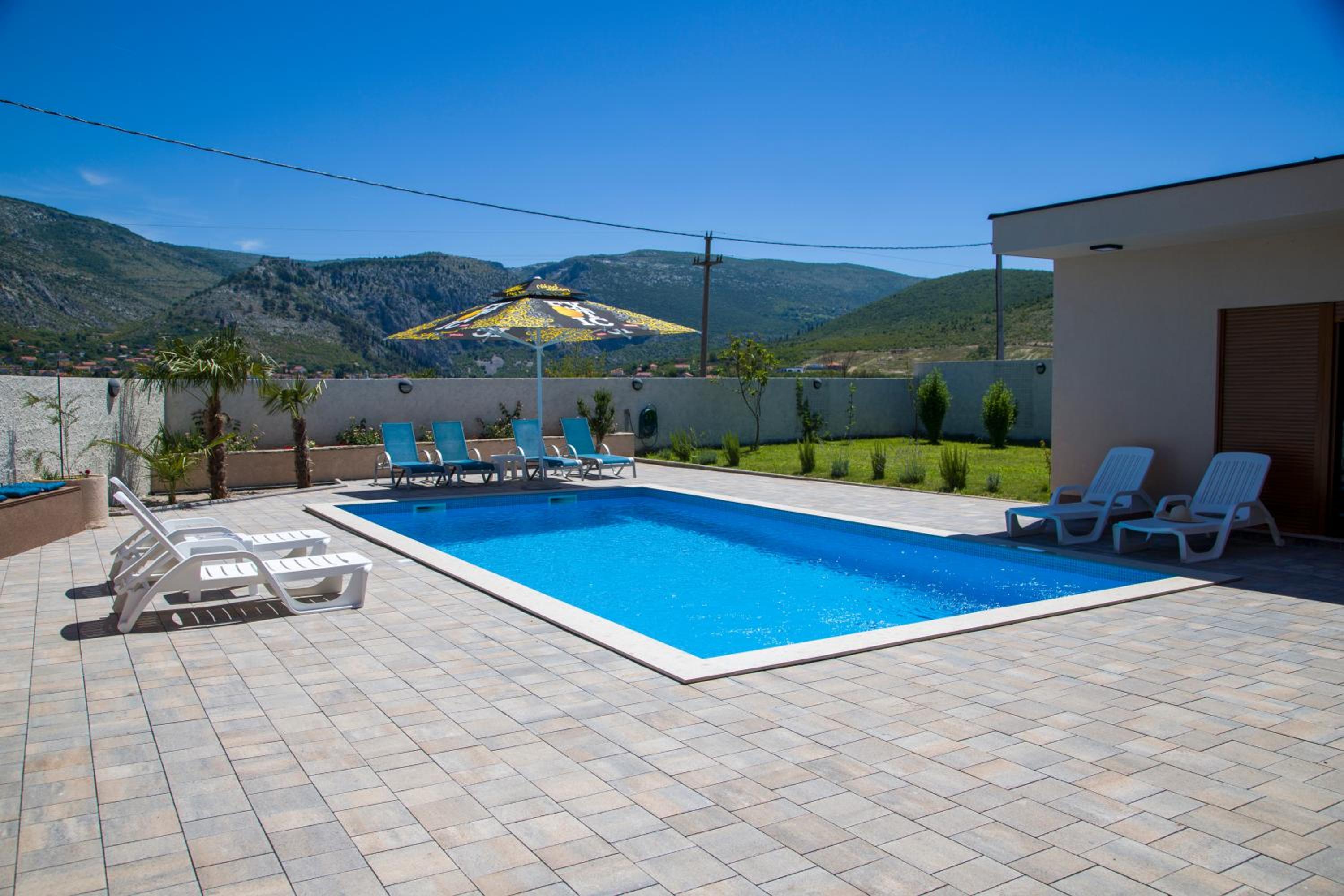 Luxury Villa G Residency