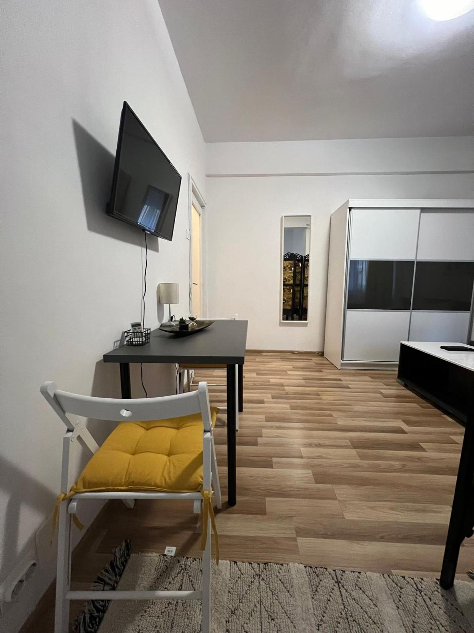 Studio Ultracentral Universitate