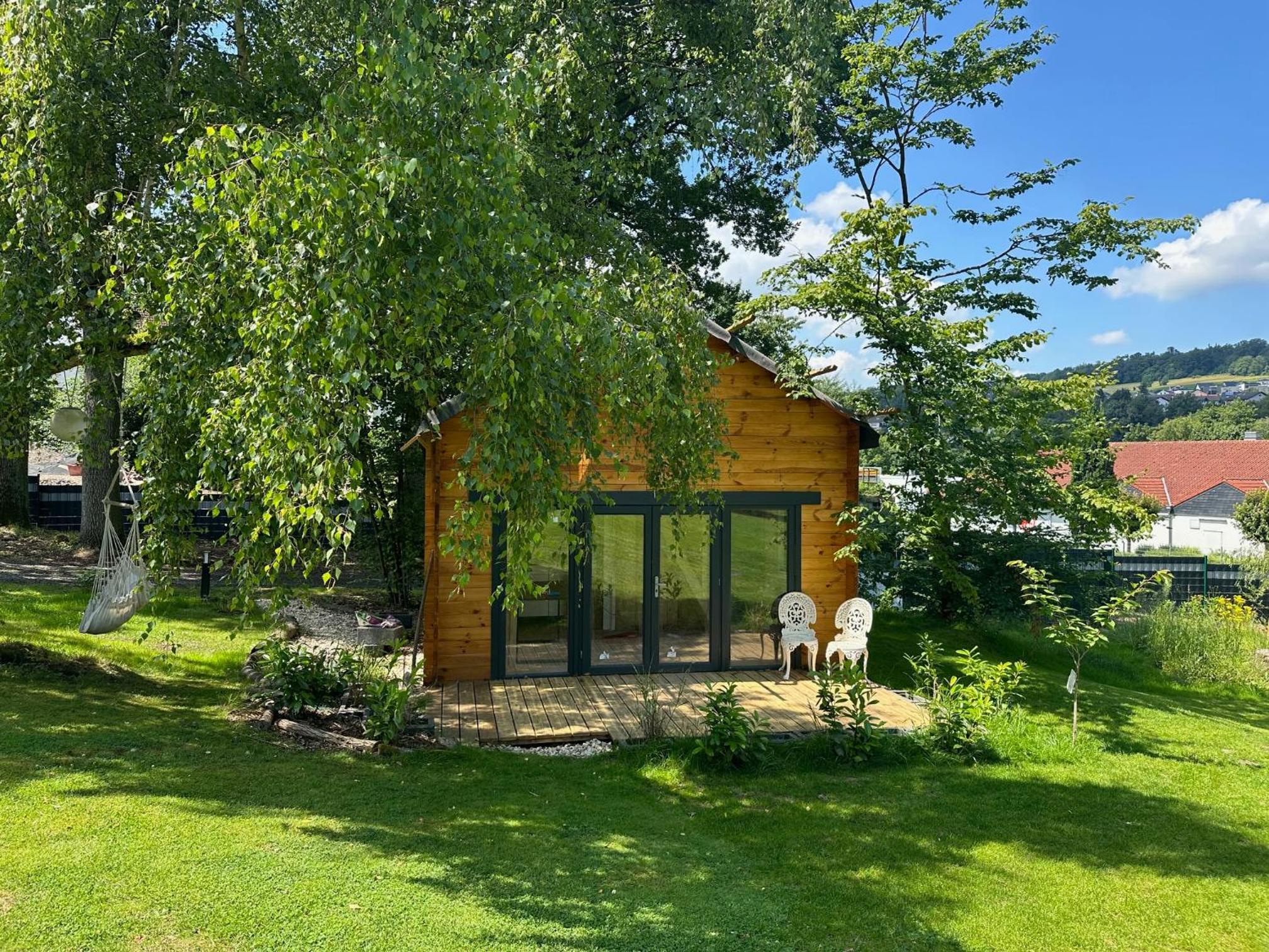 Tinyhaus & Souterrain Apartment in Ortenberg