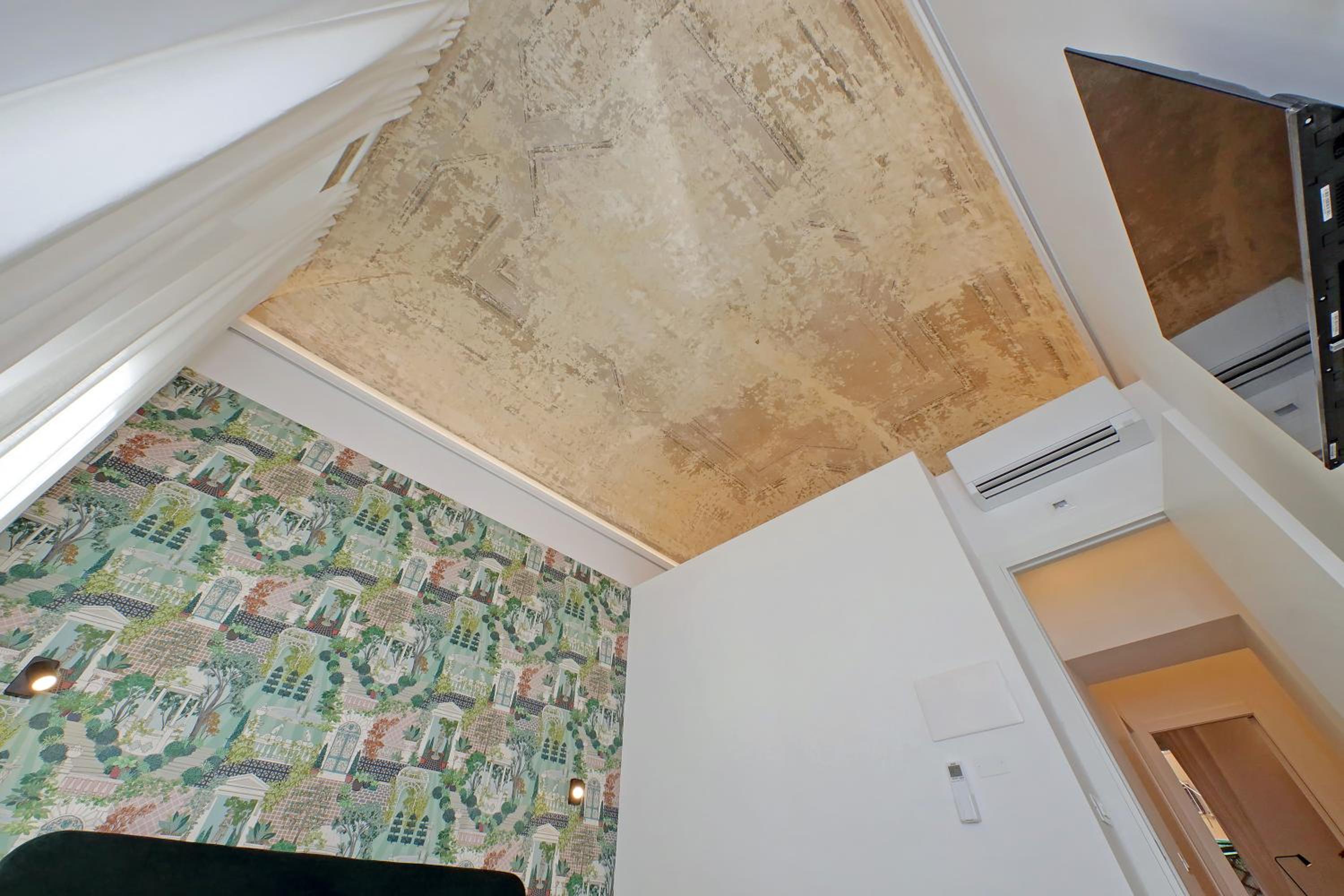 Redseven Rome Apartments
