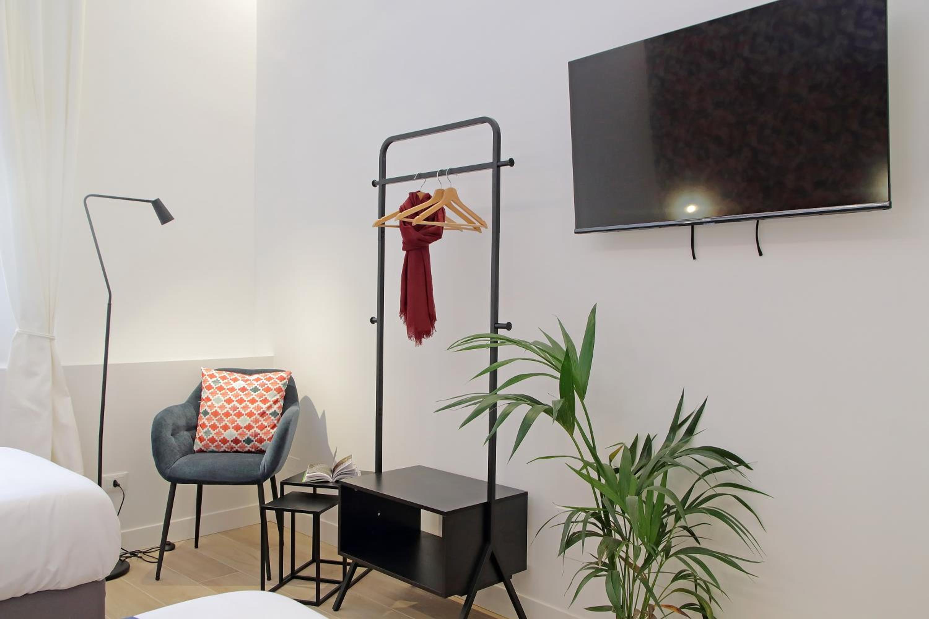 Redseven Rome Apartments