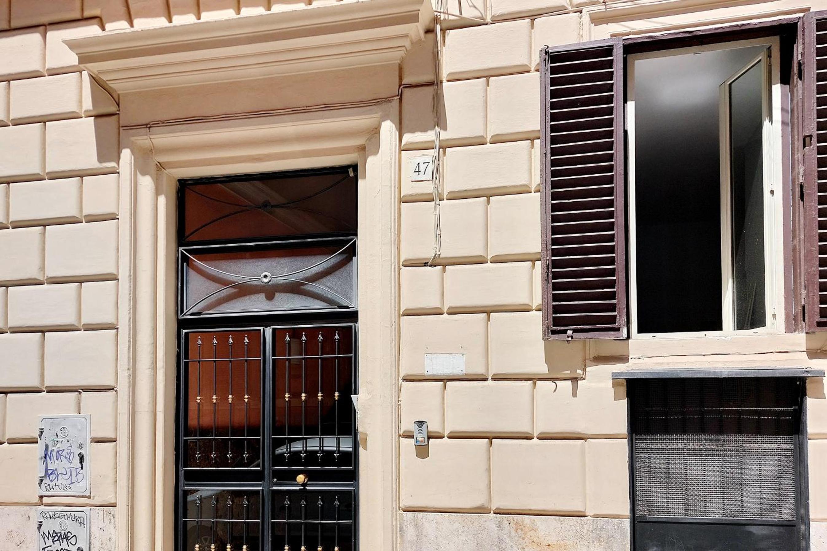Redseven Rome Apartments