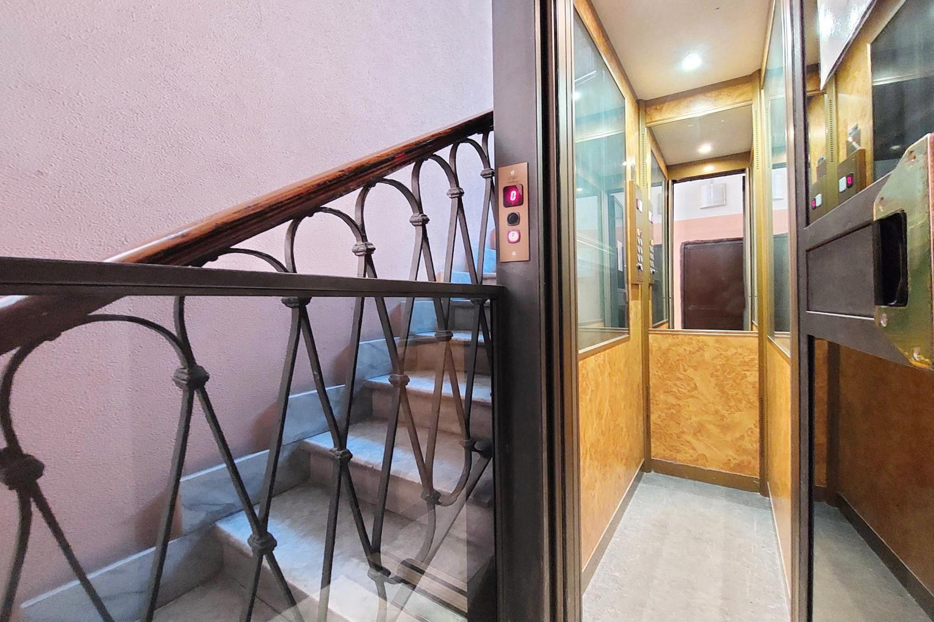 Redseven Rome Apartments