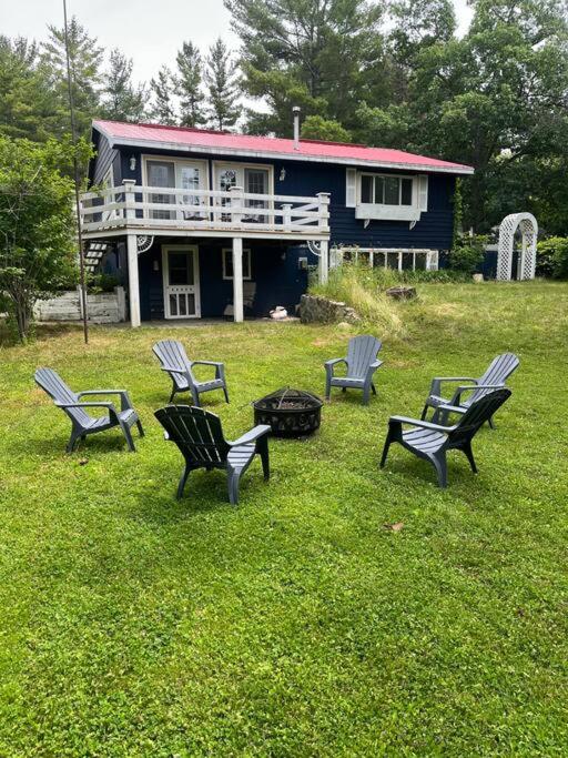 Blue cottage in Port Franks