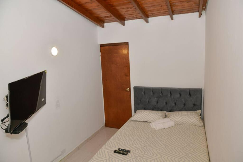 Casa cerca al Club el Rodeo y centro deportivo