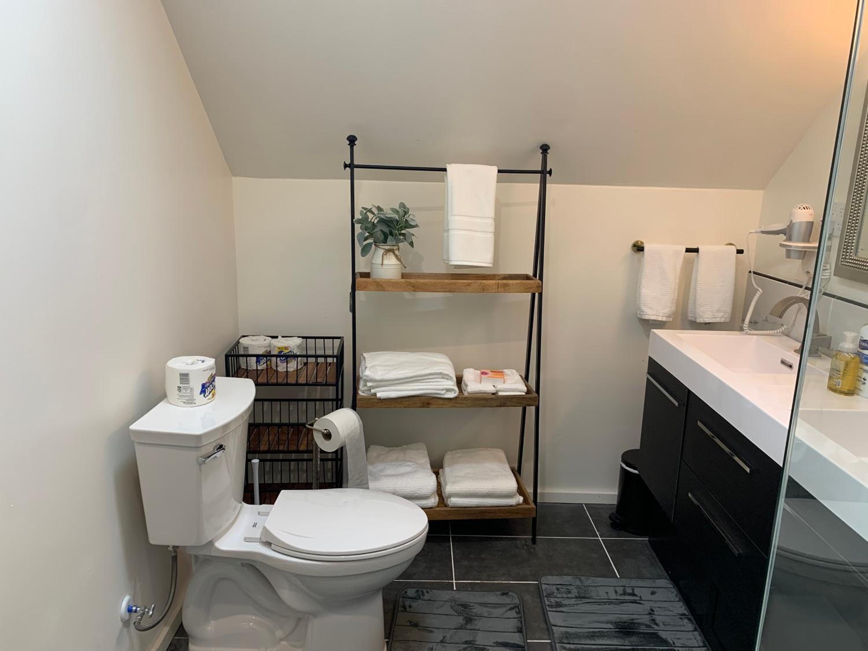 Starlite Motel & Suites