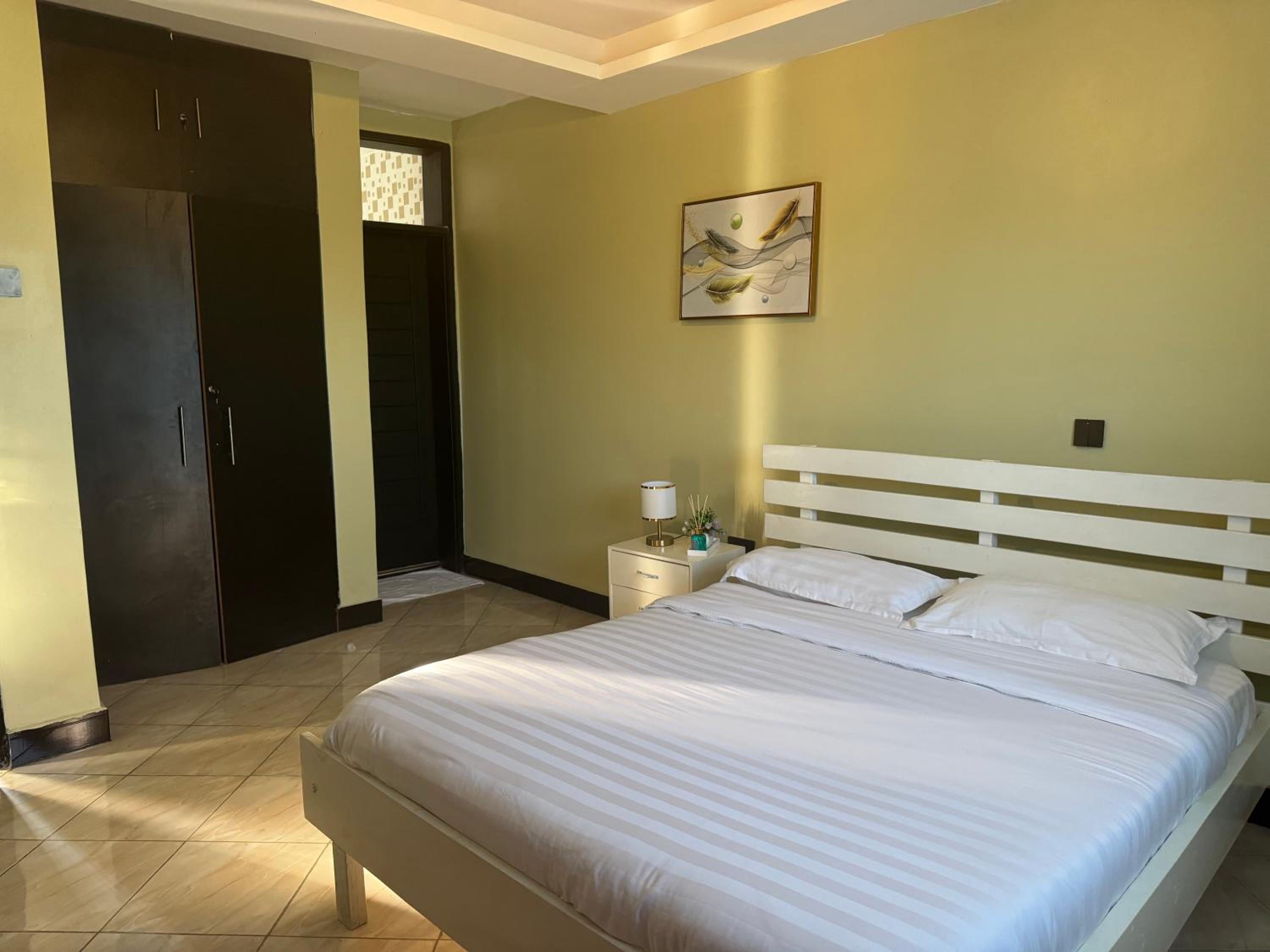 Fivas Residences