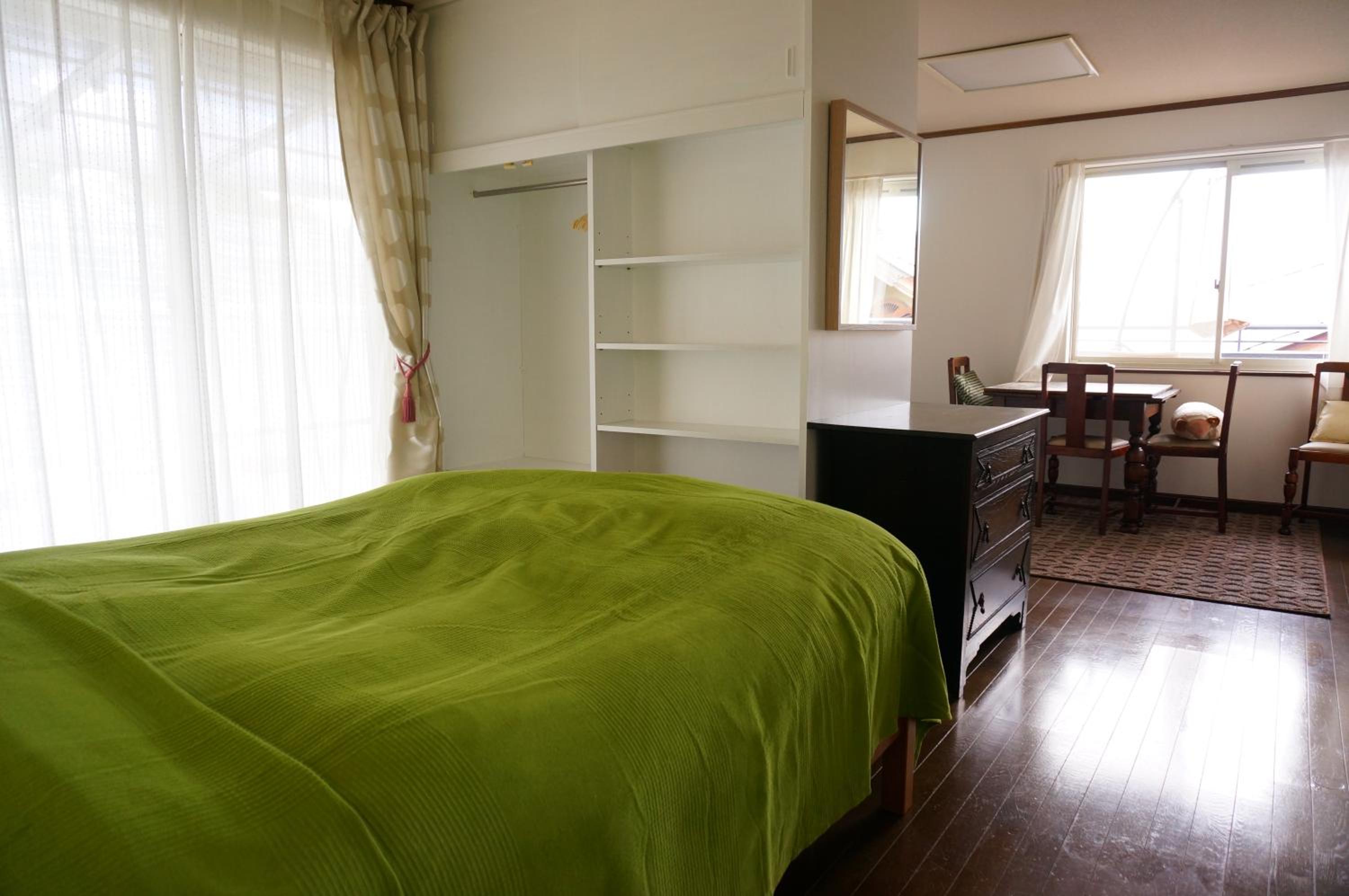 Atelier Bee's Knees Bed & Breakfast view 3