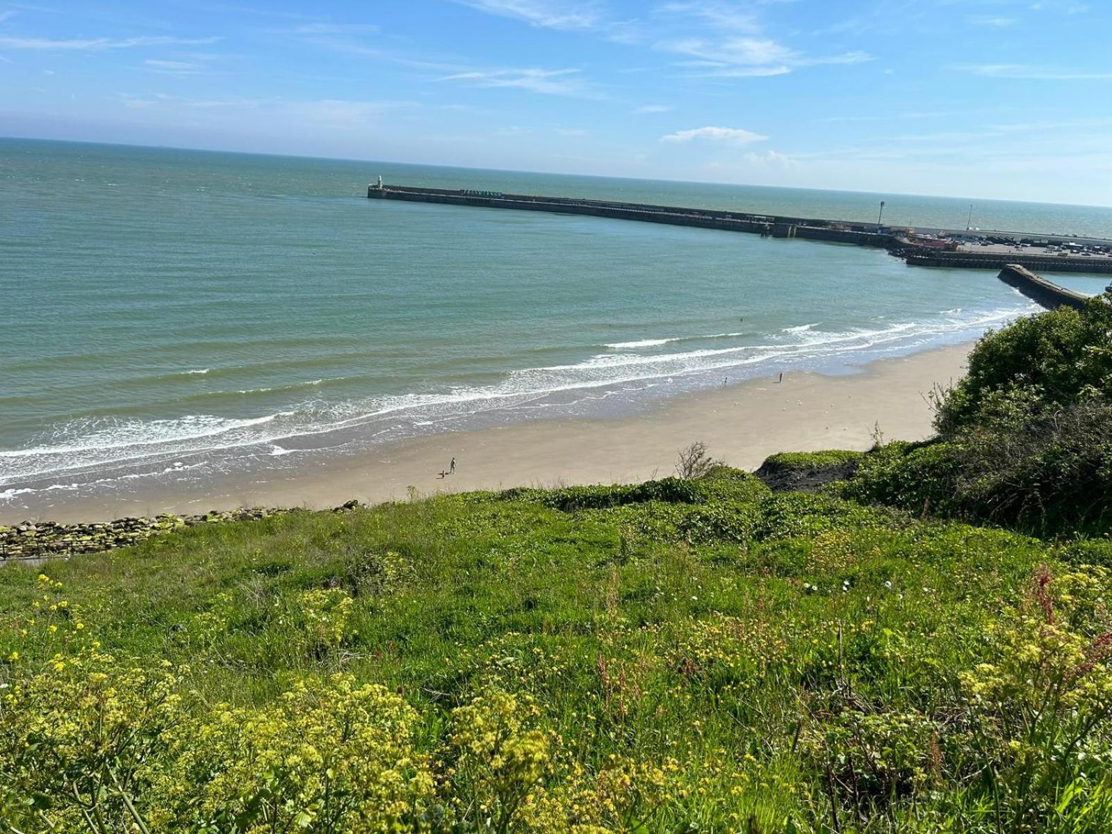 Seaside Serenity 3 bedroom Retreat 5 Mins from Folkstone beach, suitable for contractors view 3
