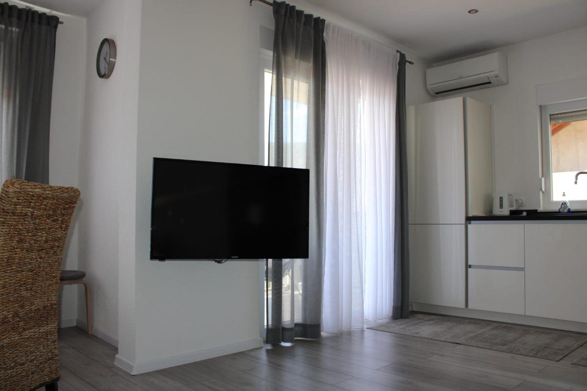 Apartment Merry Harmony Heights - Balcony & Free Garage & Parking
