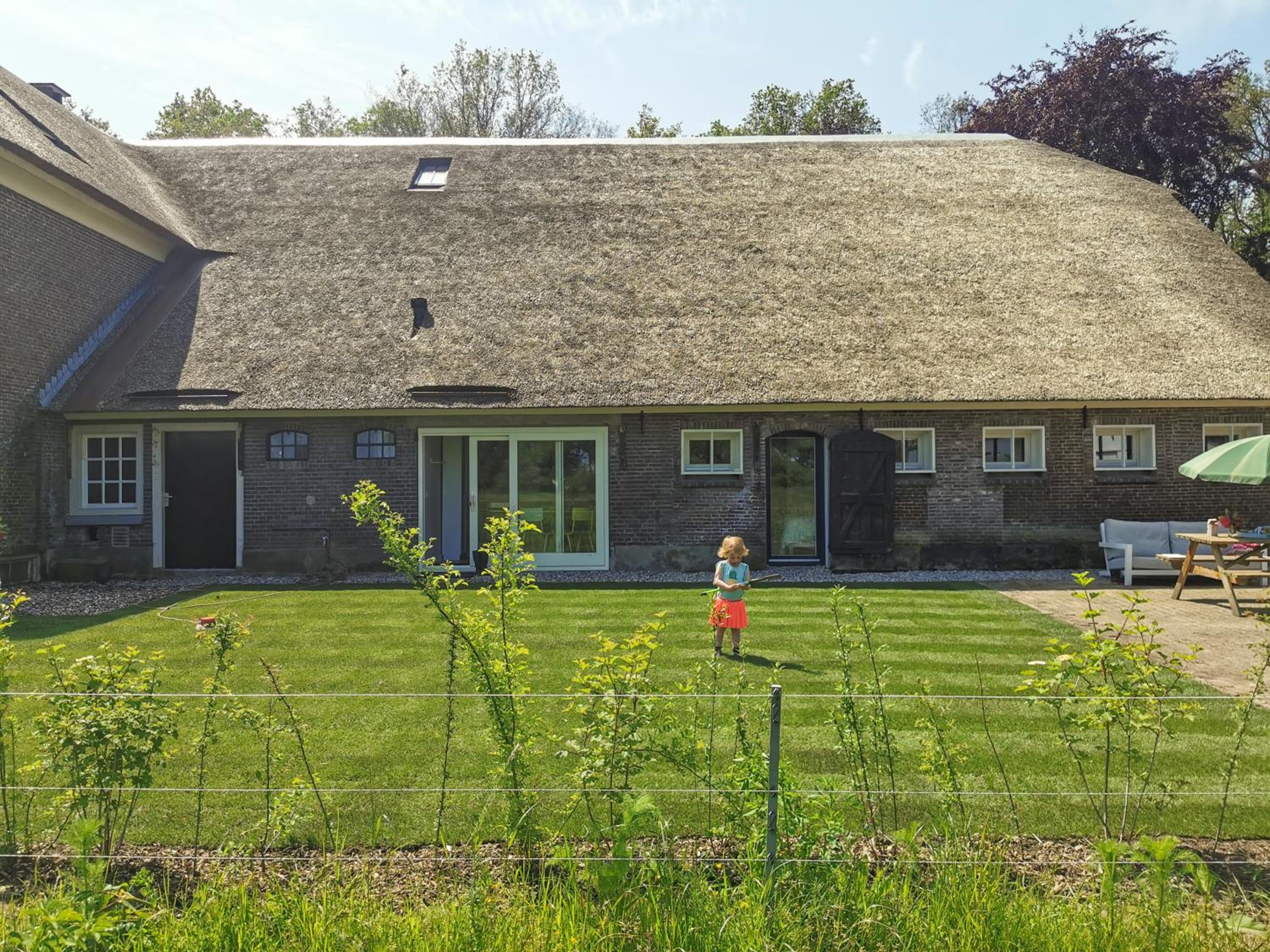Slapen in een oude stal ('Het Oude Wezeveld') view 2