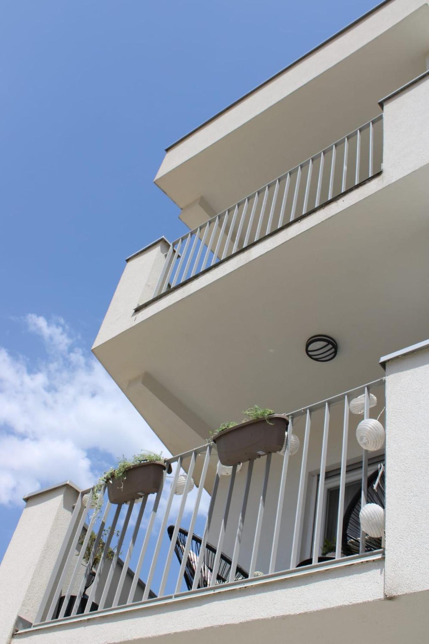 Apartment Merry Harmony Heights - Balcony & Free Garage & Parking