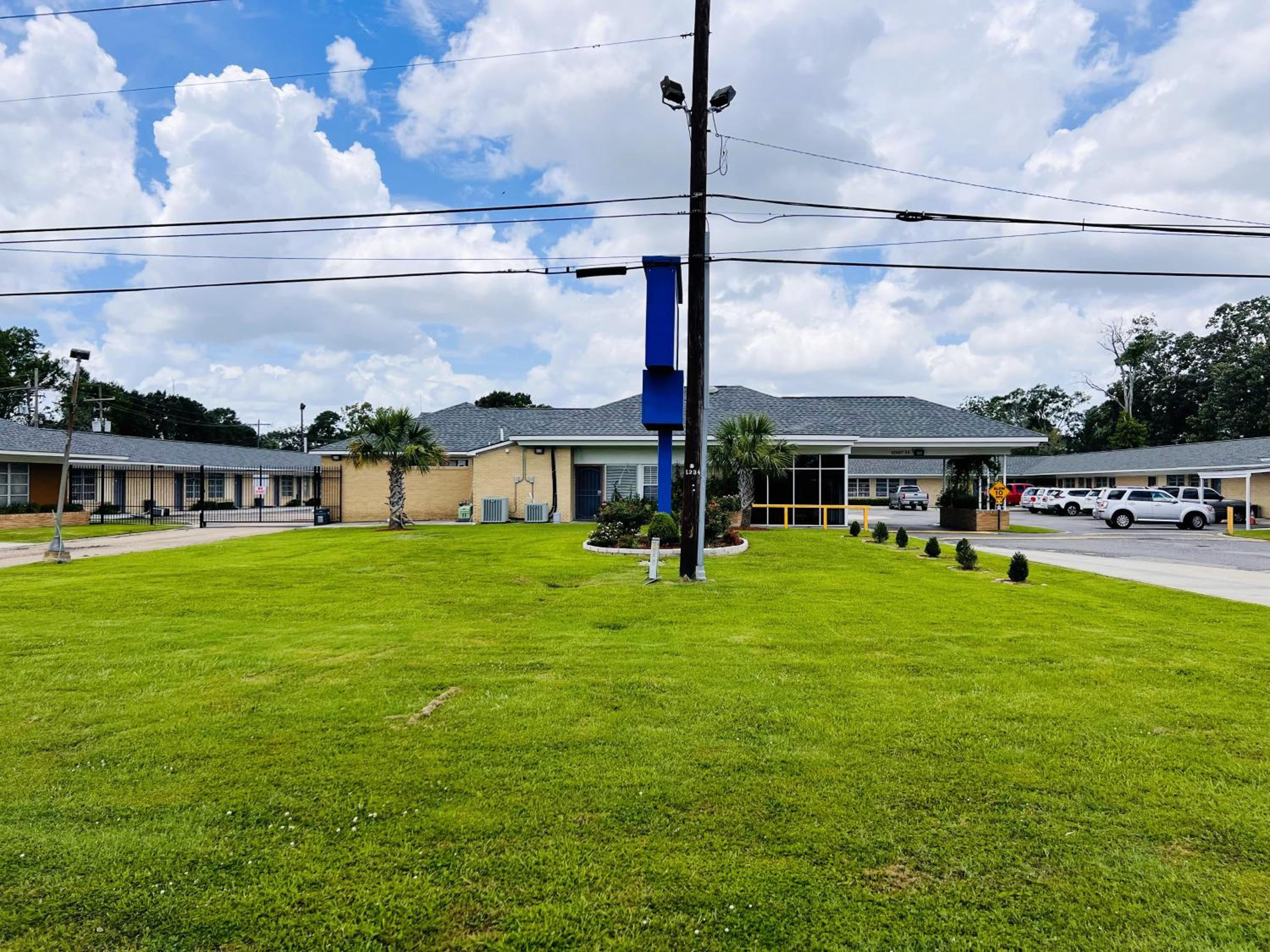 The Shades Motel