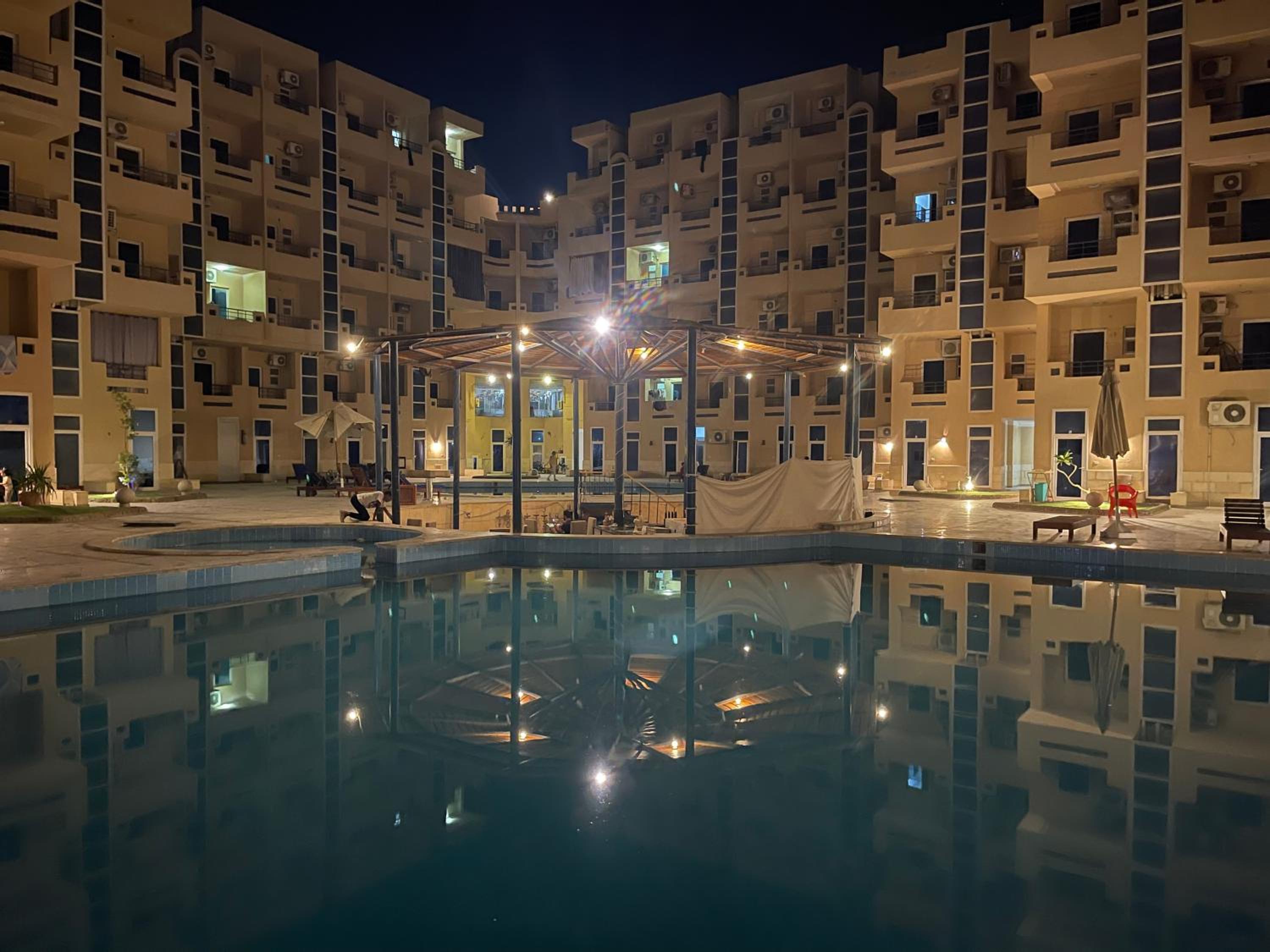Wavesong Whispers flat where you can enjoy seaview with the best price and enjoy speedy wifi