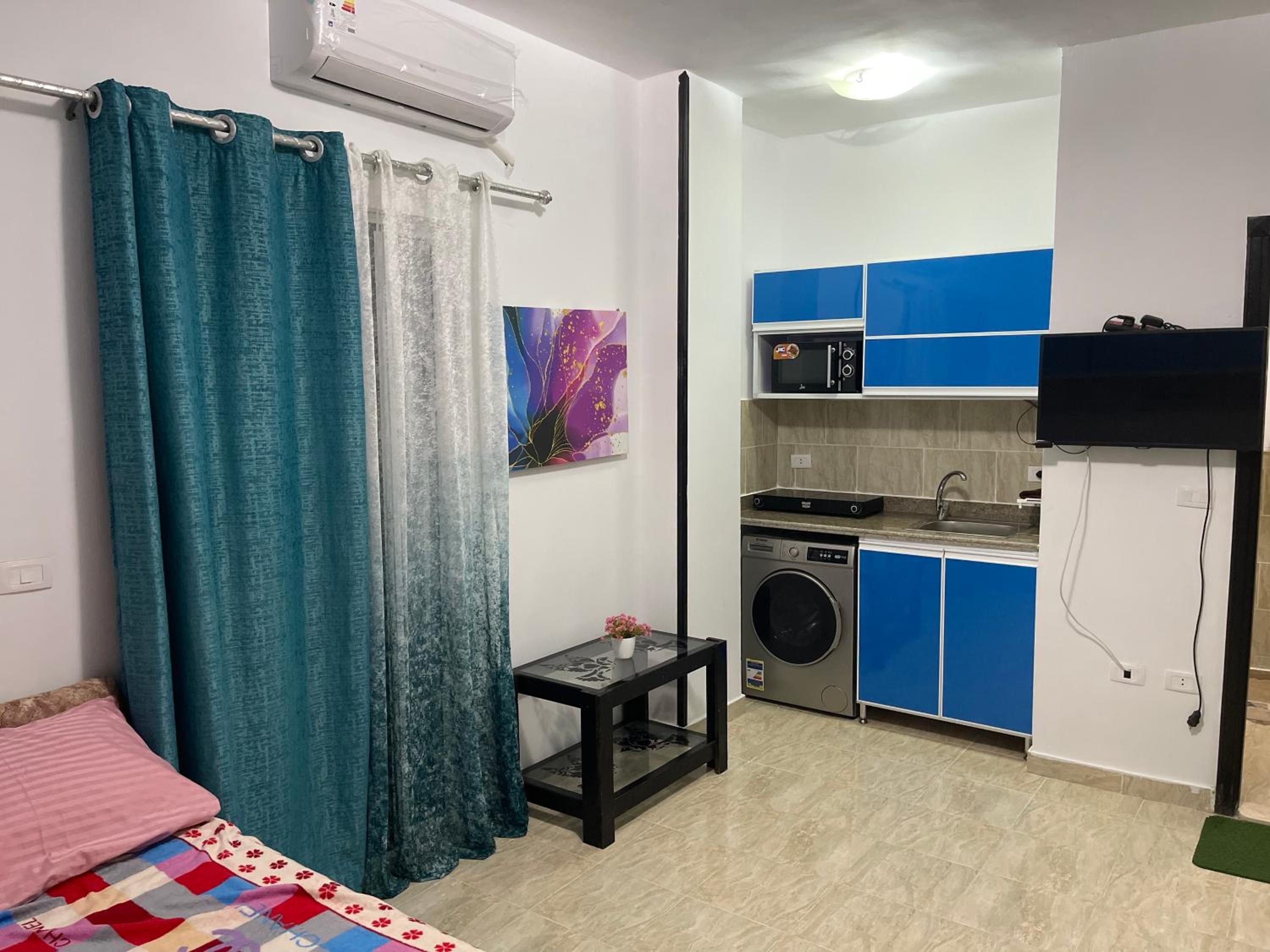 Wavesong Whispers flat where you can enjoy seaview with the best price and enjoy speedy wifi