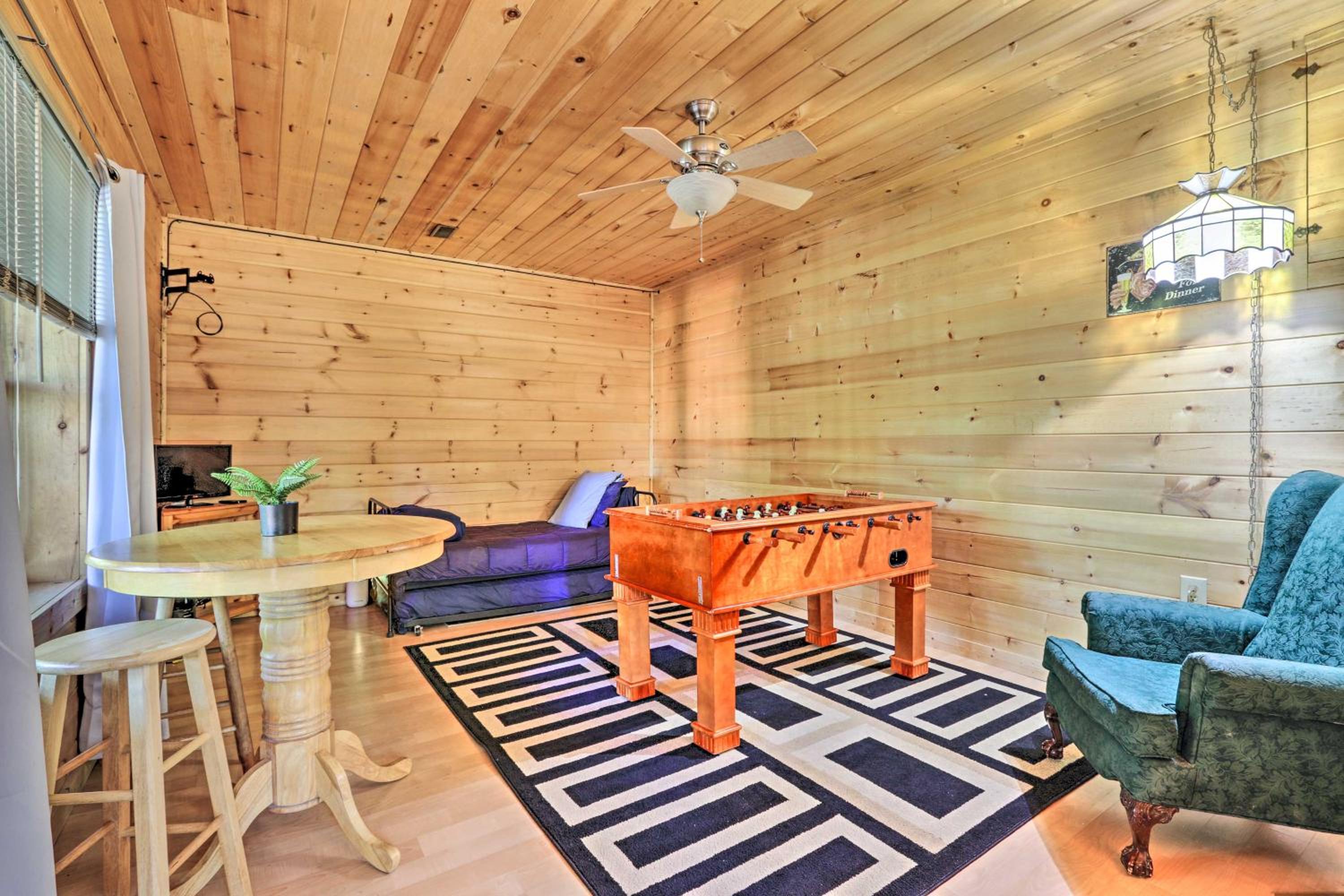 Cozy Cabin in PERFECT location - Property Image 10