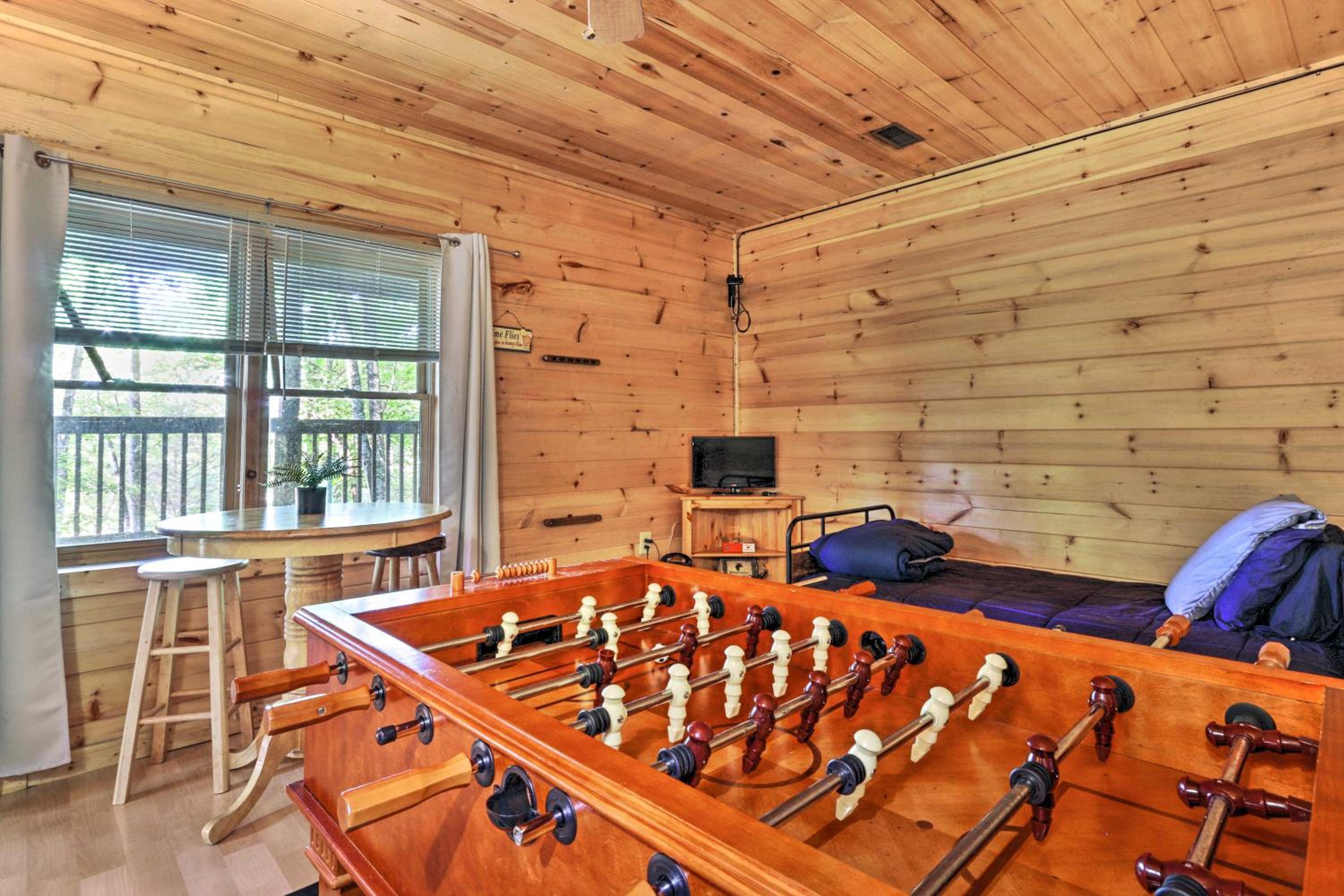 Cozy Cabin in PERFECT location - Property Image 9