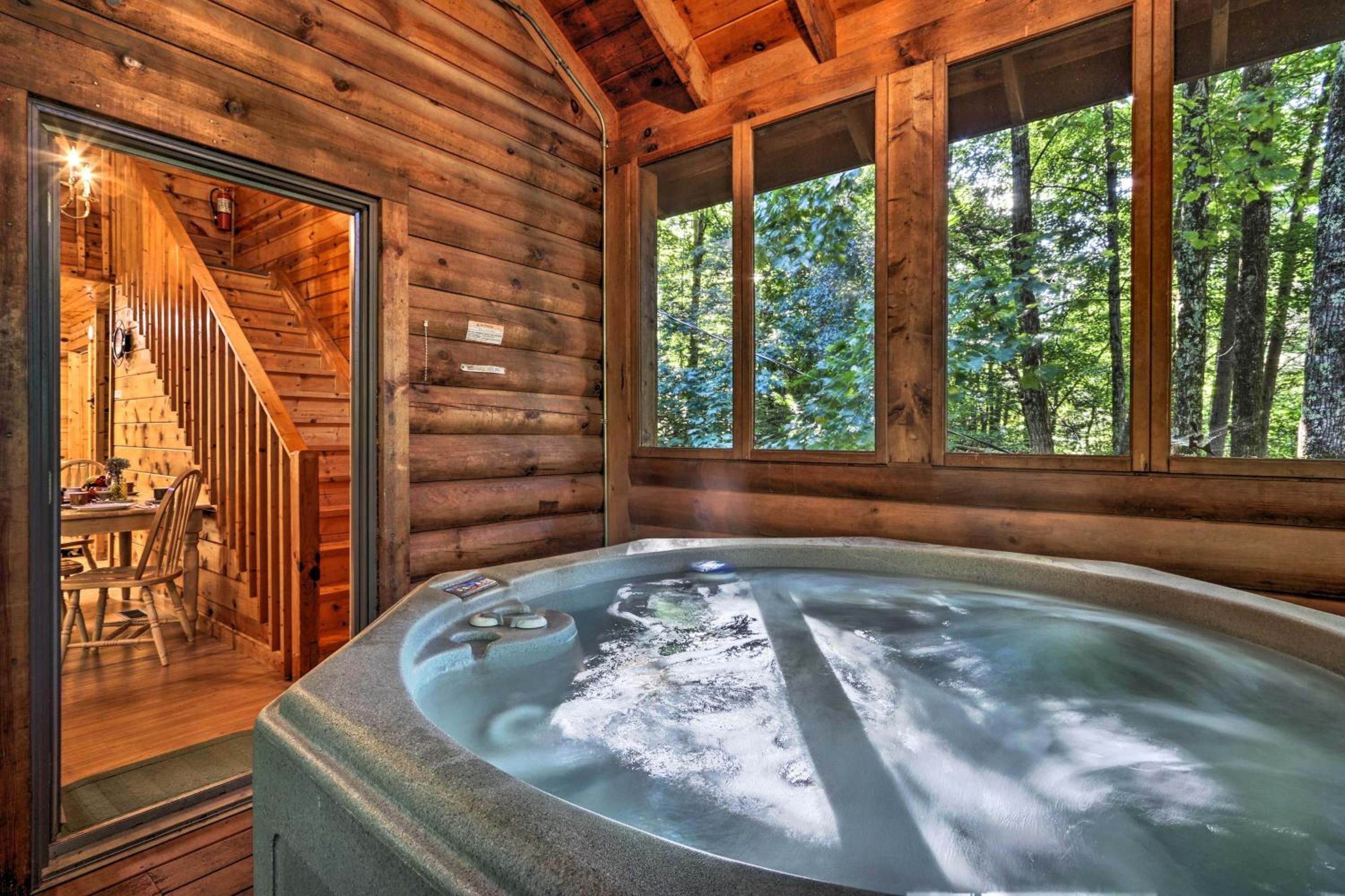 Cozy Mountain Cabin in PERFECT location view 3