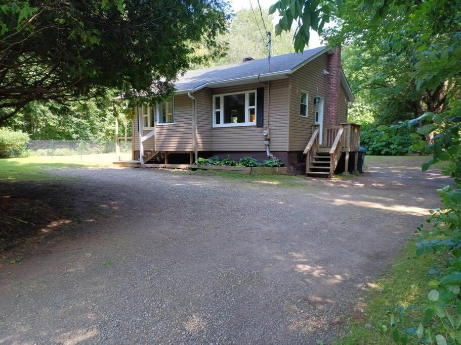 Cute, Cozy, Country Living