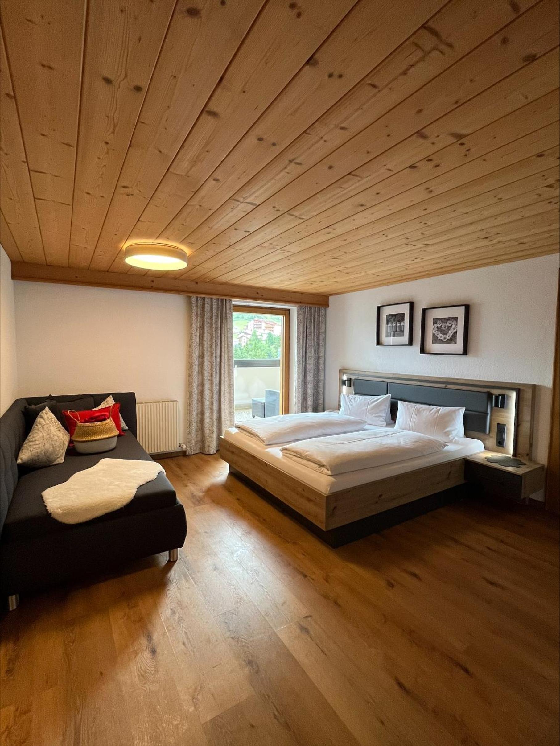 Ferienwohnung Florina im Hotel Casada