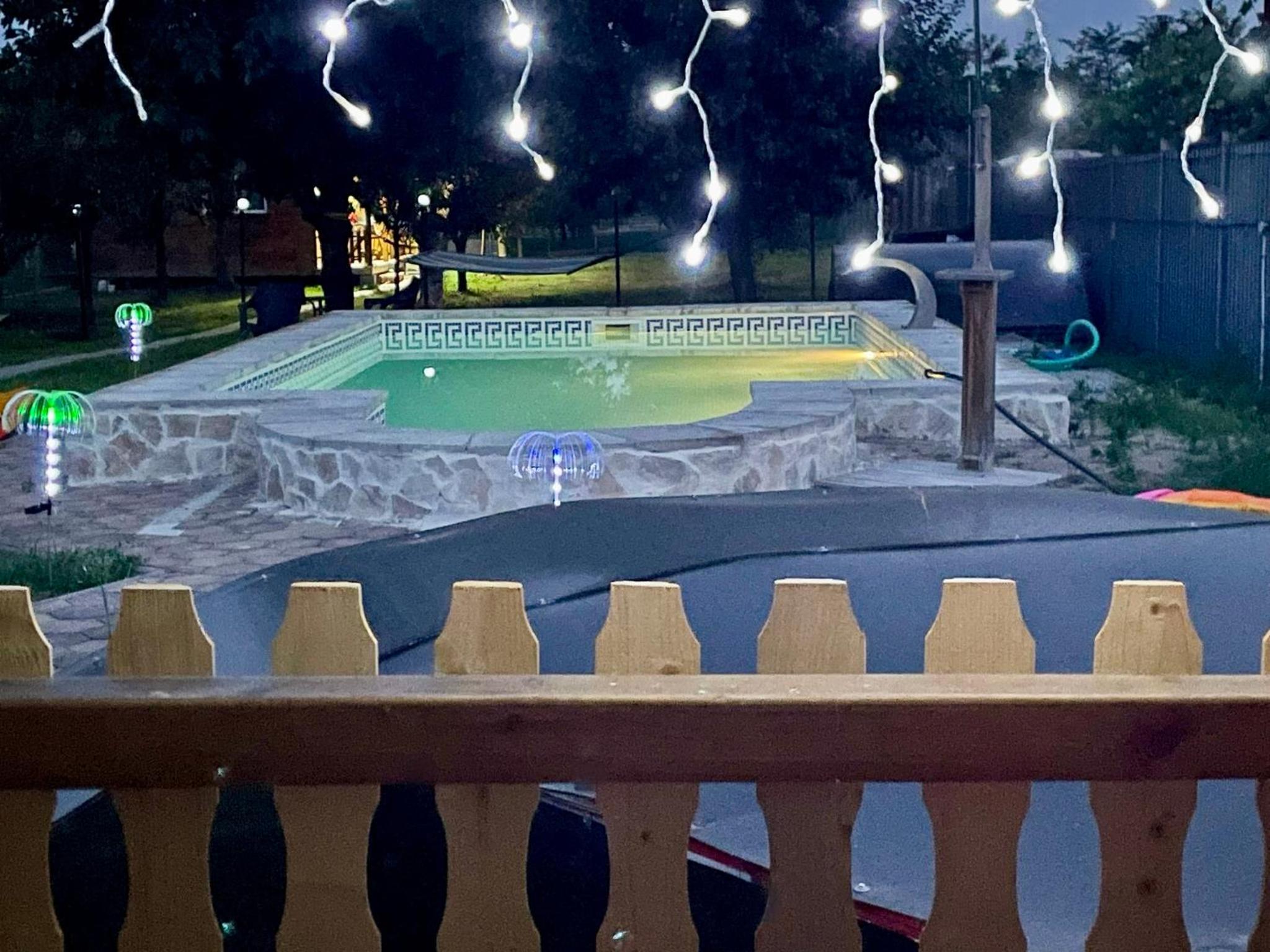 Casuta din livada view 2
