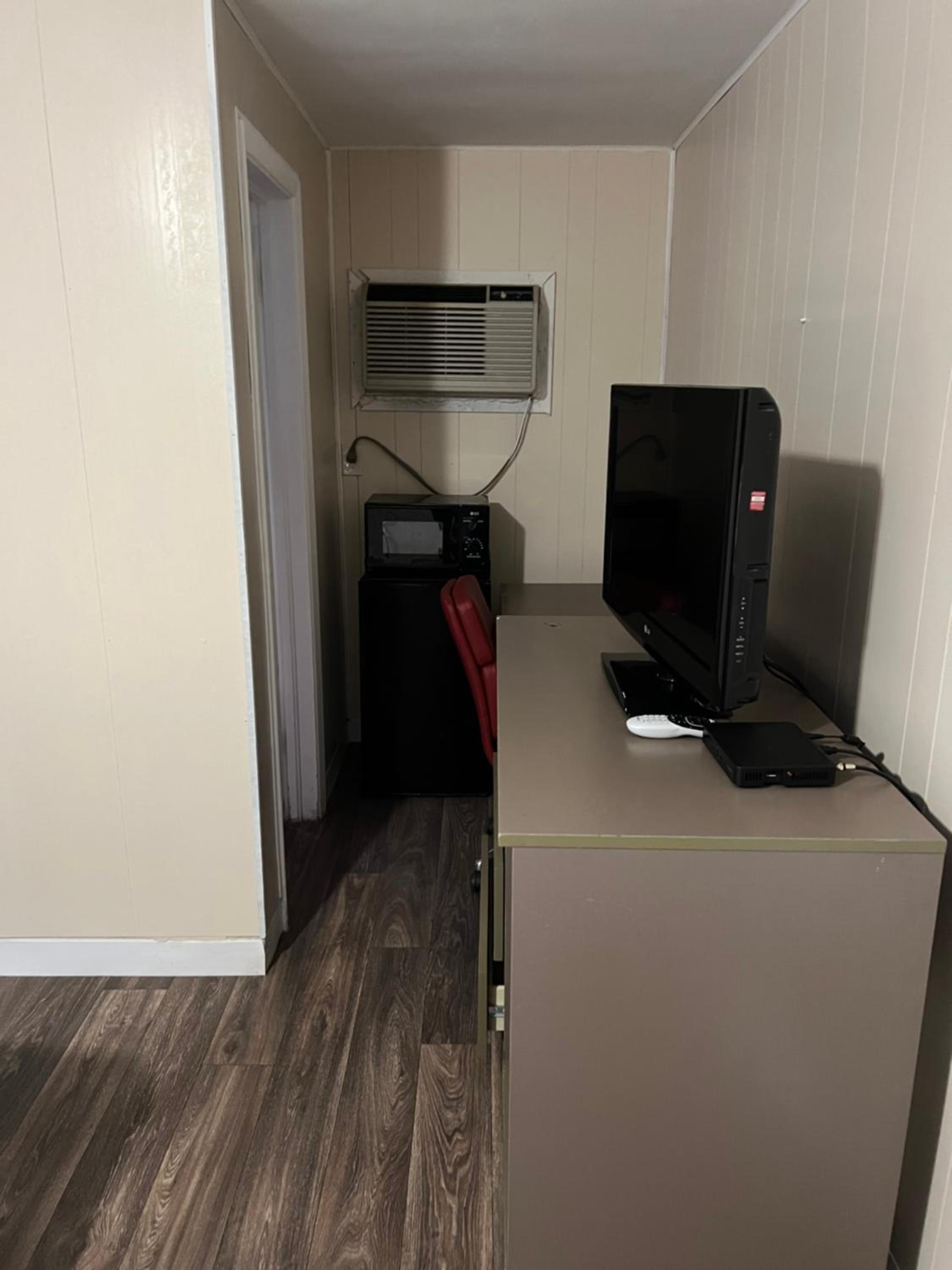Turbeville Inn & Suites-I95 view 4