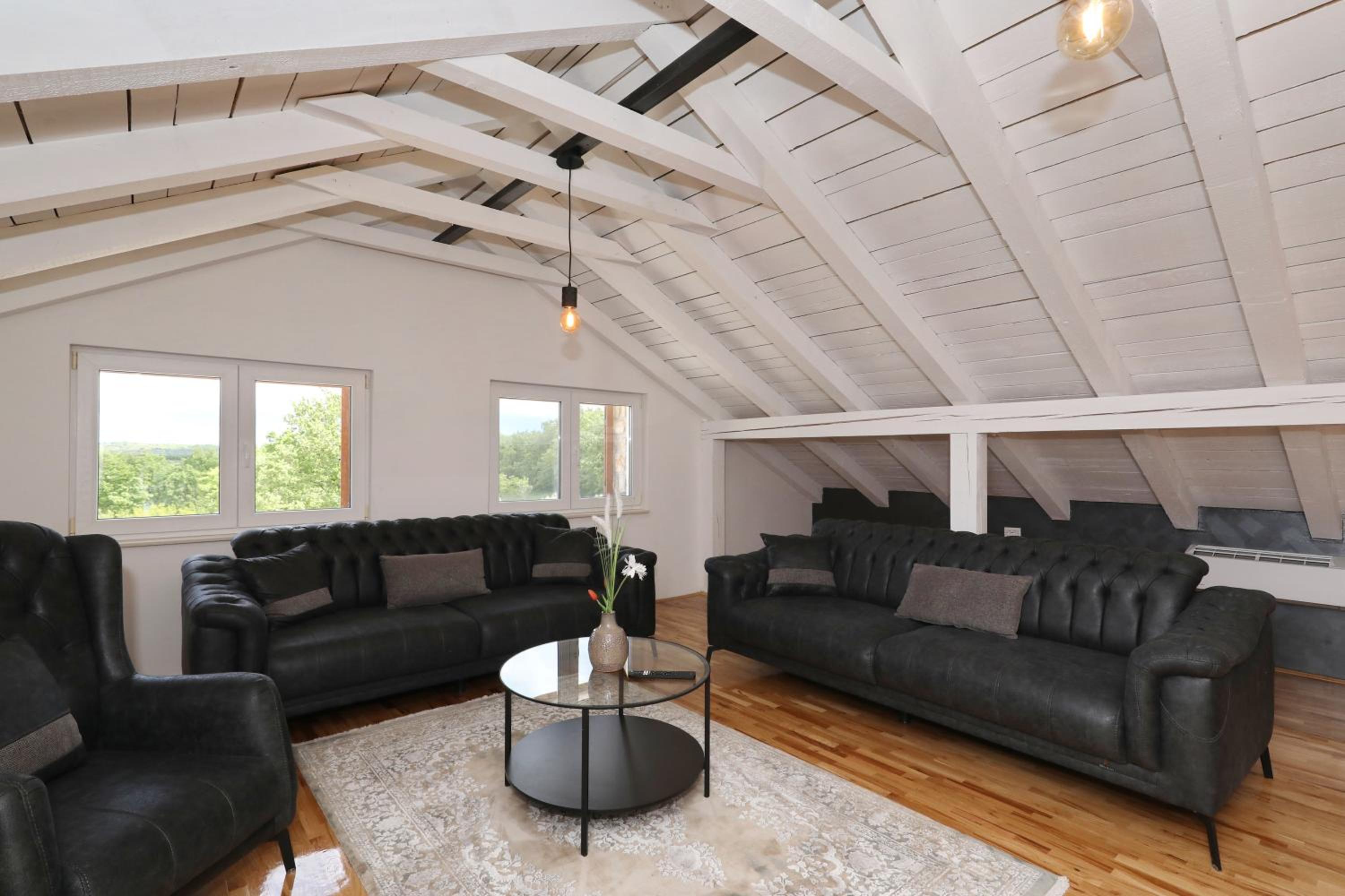 Villa Demare with Heated Pool, Free EVC Station