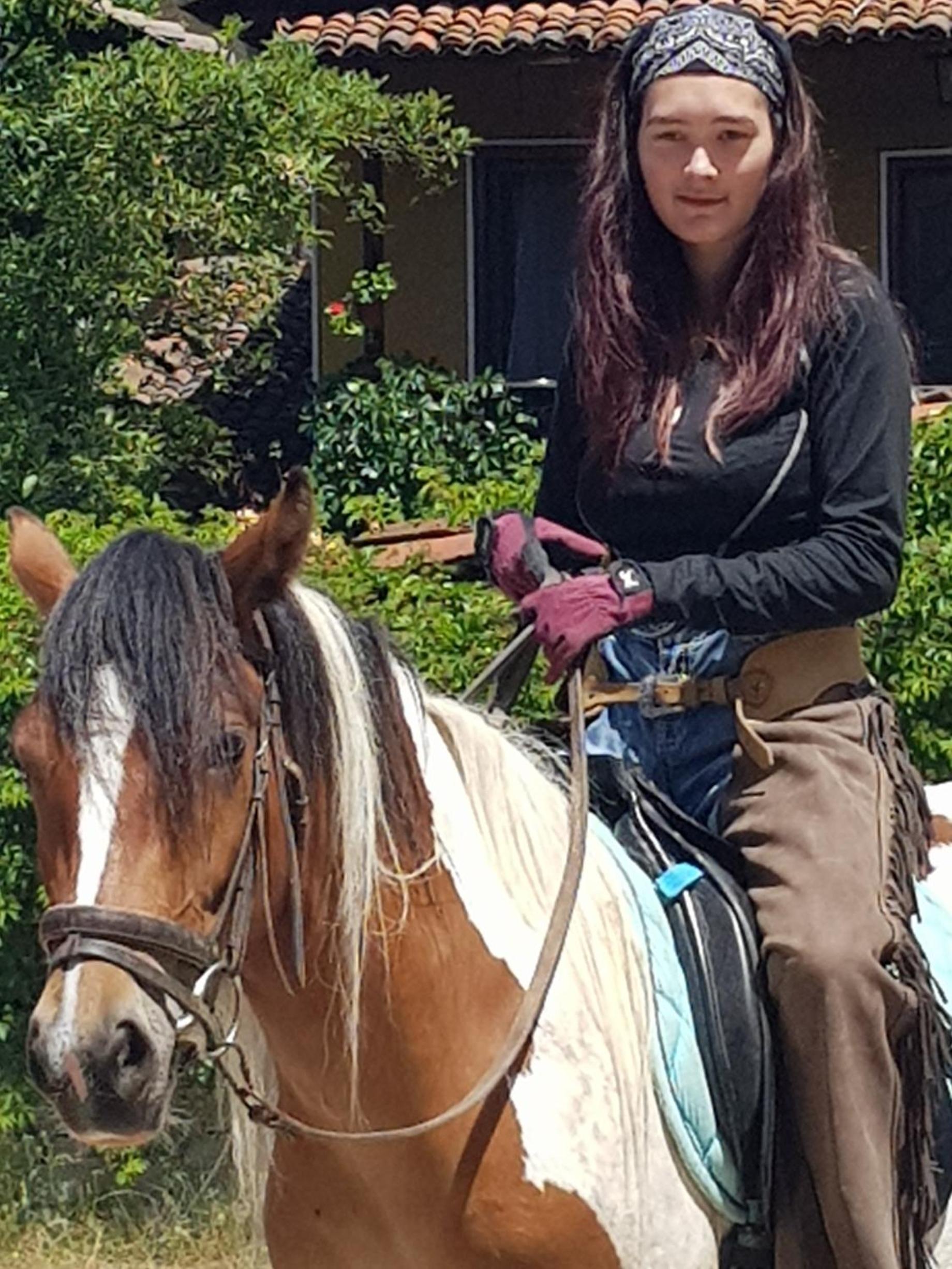 Dona Guest House - Horse Riding