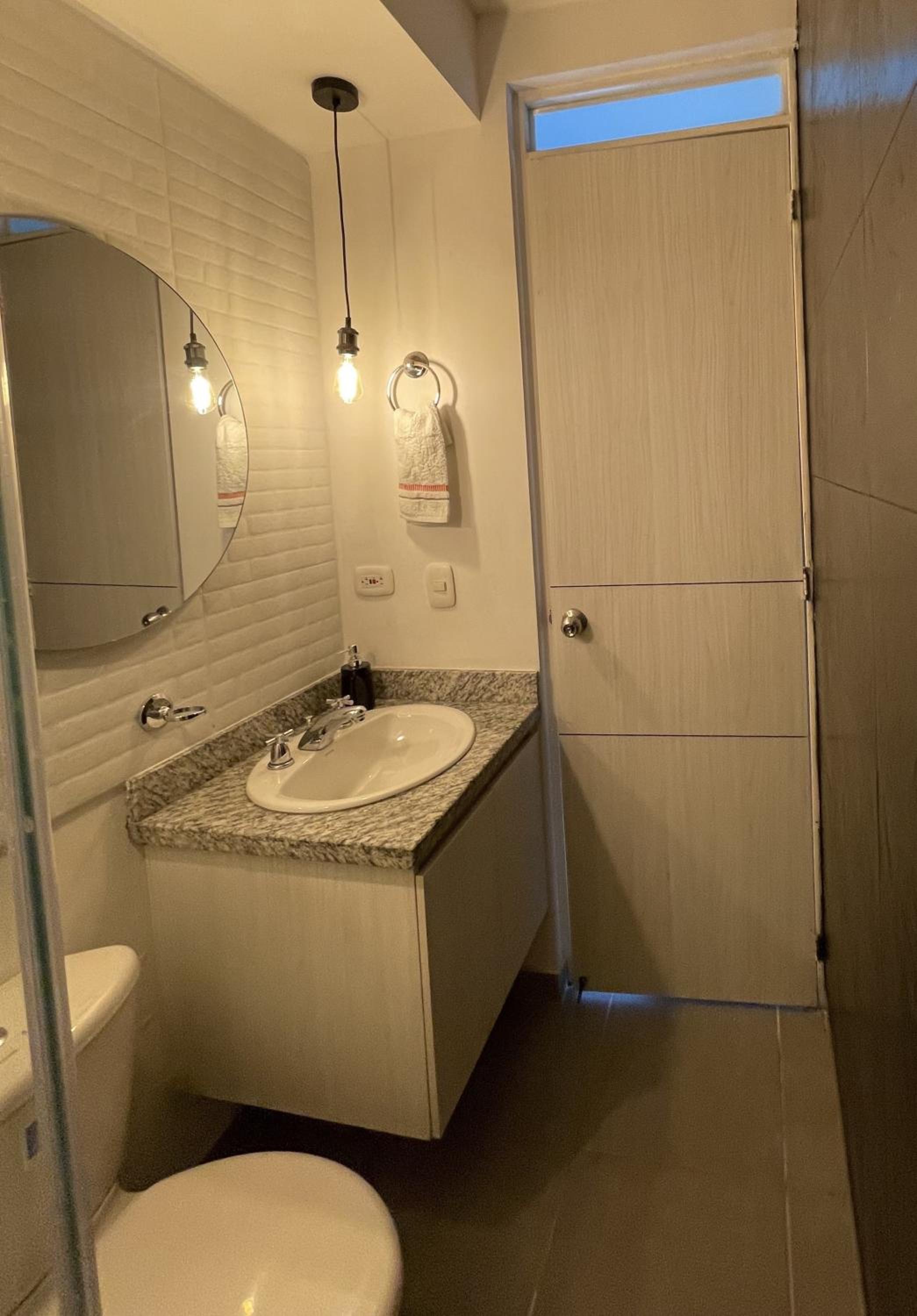 Apto nuevo en Girardot, piscina, BBQ, terraza.