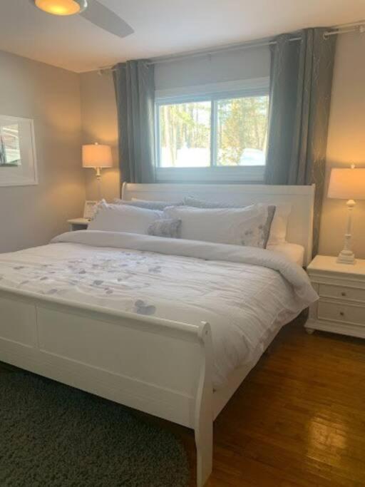5 Bedroom Kennebec Lake House with 3 King Beds