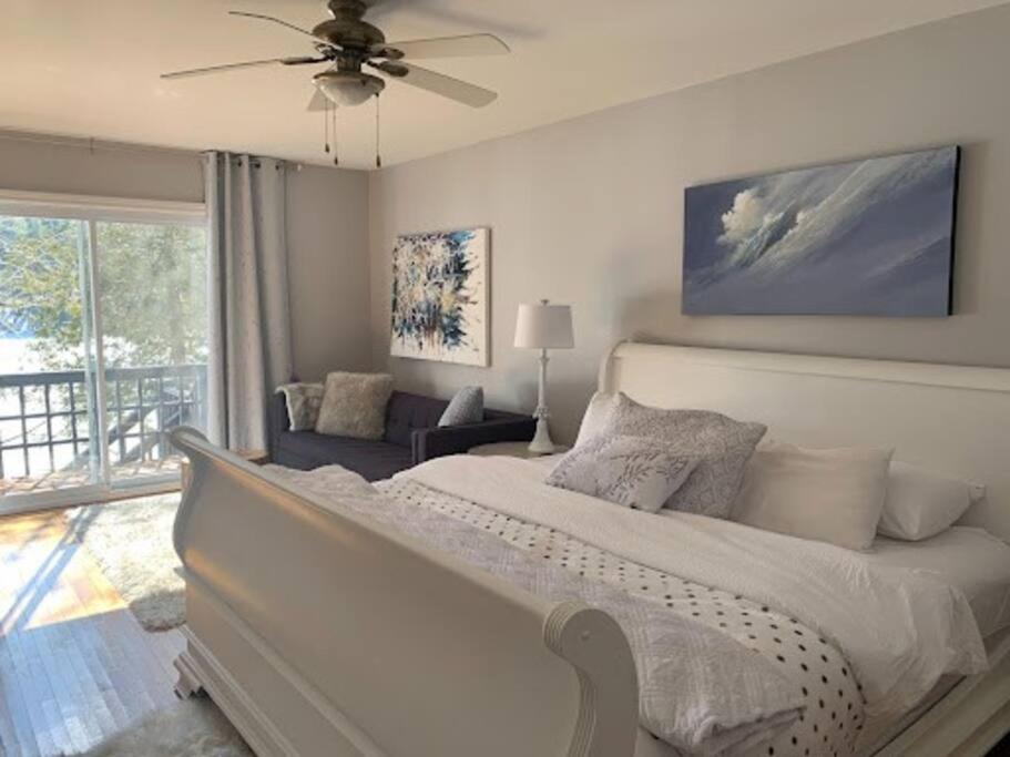 5 Bedroom Kennebec Lake House with 3 King Beds