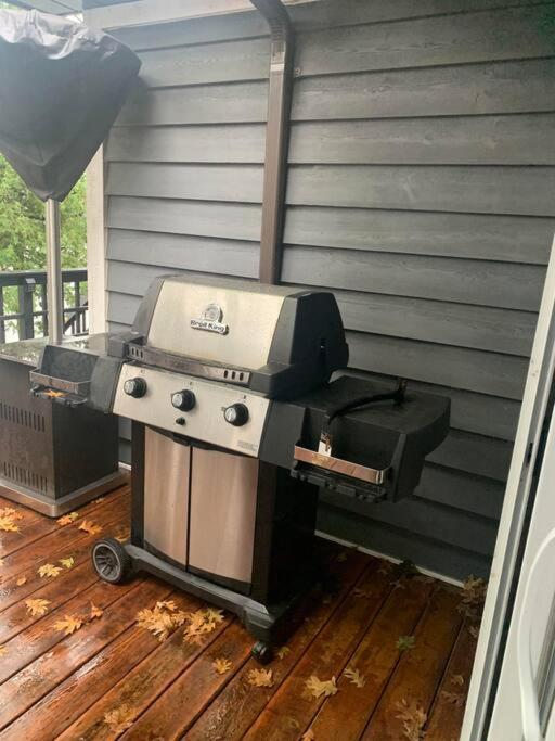 5 Bedroom Kennebec Lake House with 3 King Beds