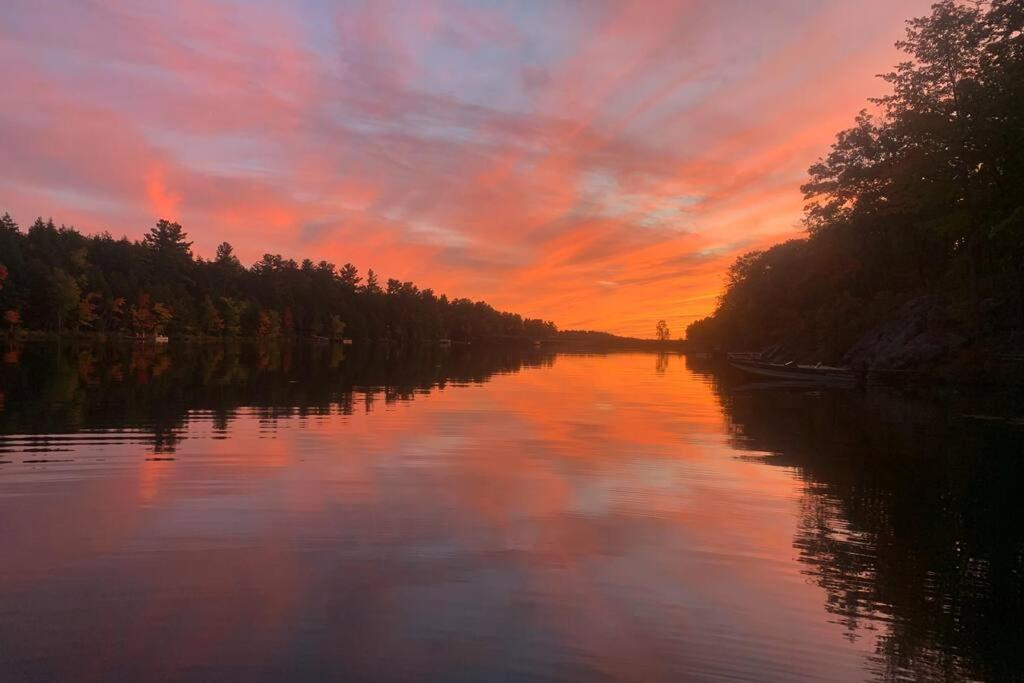 5 Bedroom Kennebec Lake House with 3 King Beds