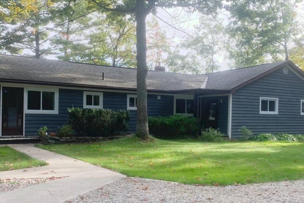 5 Bedroom Kennebec Lake House with 3 King Beds