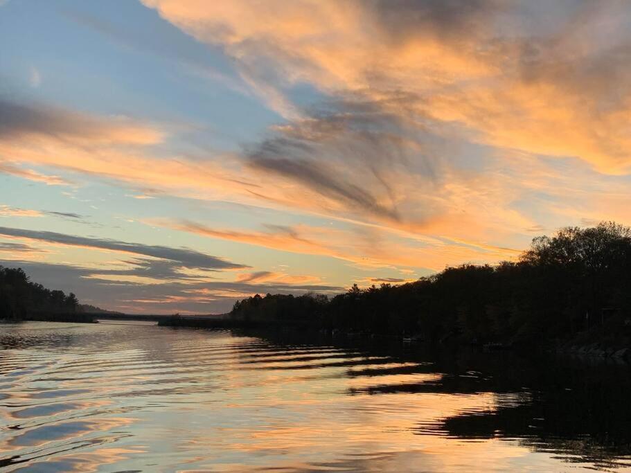 5 Bedroom Kennebec Lake House with 3 King Beds