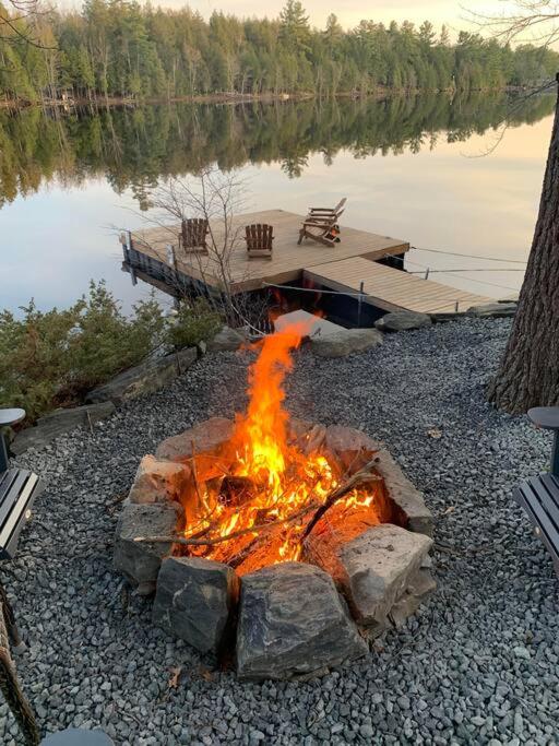 5 Bedroom Kennebec Lake House with 3 King Beds