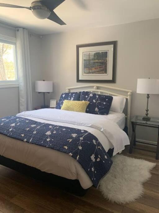 5 Bedroom Kennebec Lake House with 3 King Beds