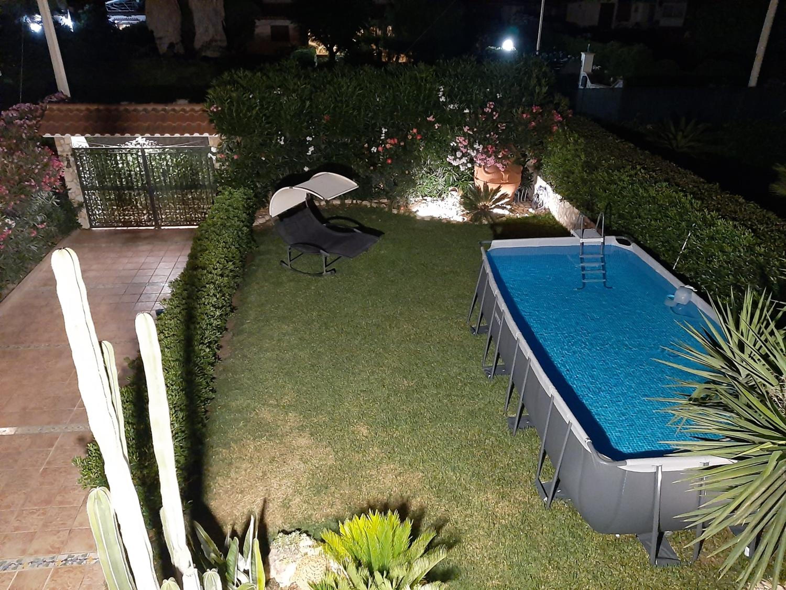 Villa Tea con piscina a pochi passi dal mare