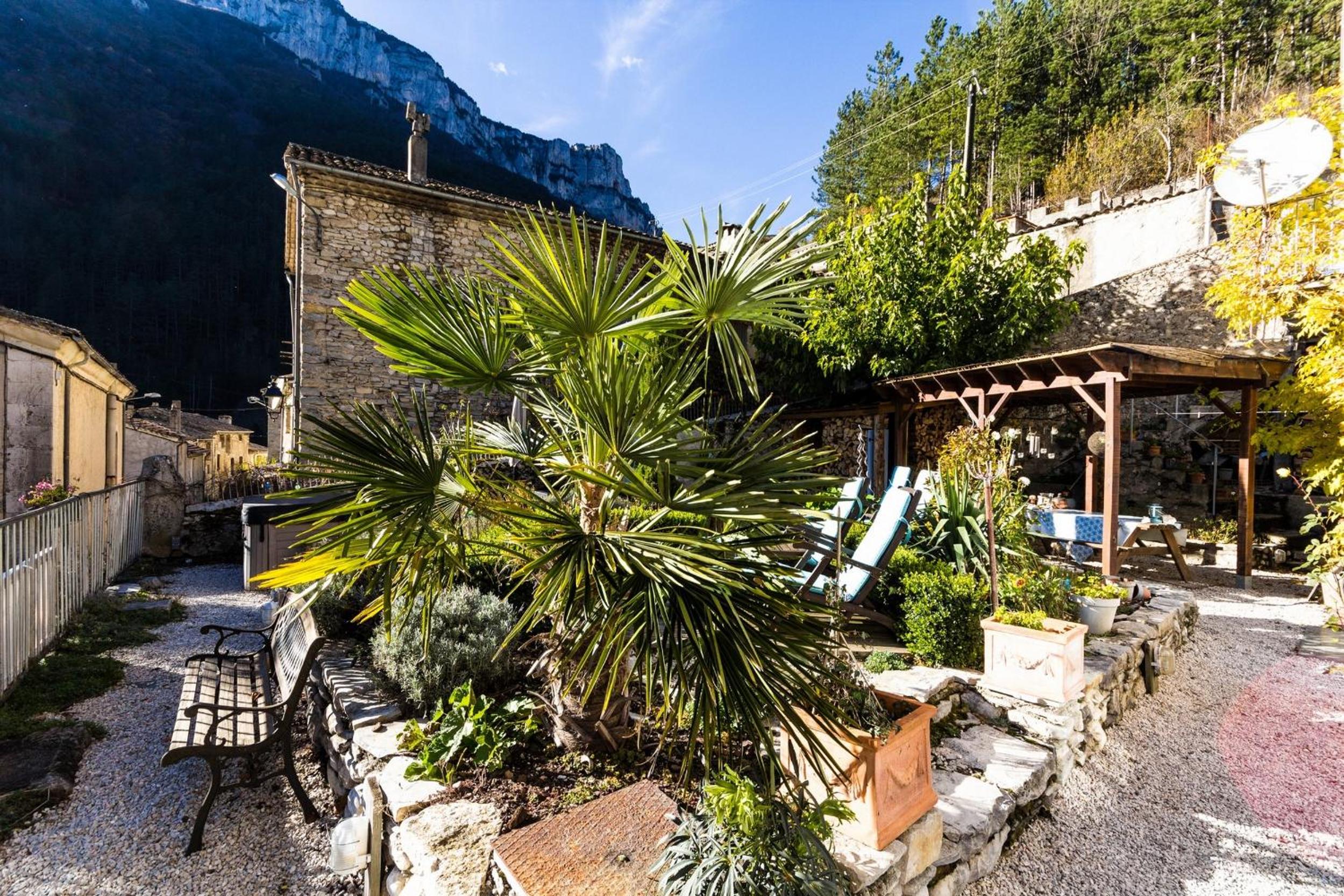 Le Sareymond view 3