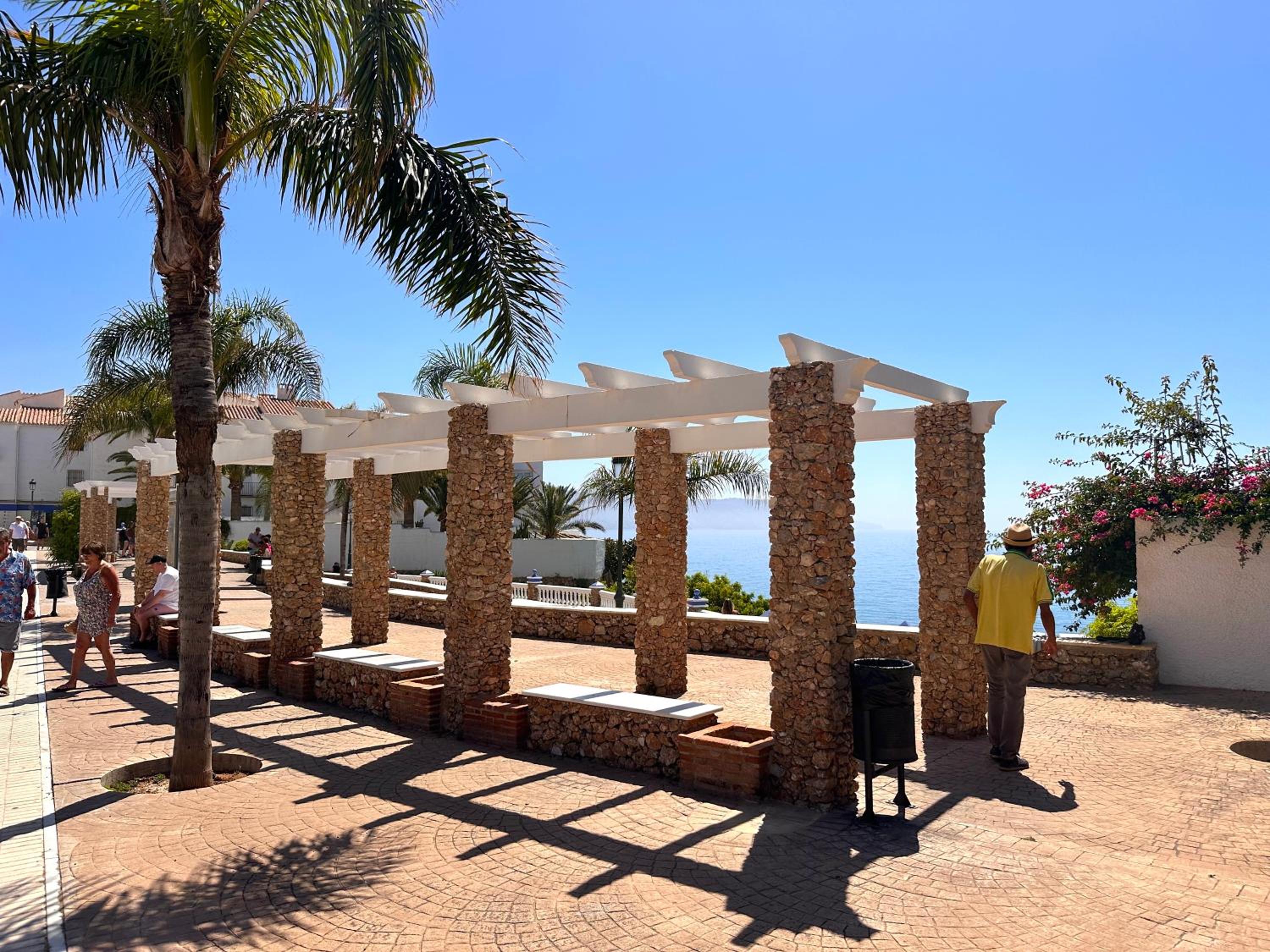Tuhillo E1 Seaview Apartments Casasol