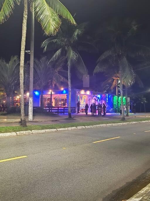 Apê 50 metros da praia, centro da Mirim, Wi-fi, 6 pessoas
