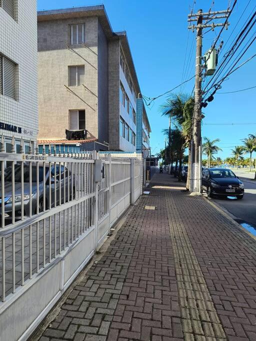 Apê 50 metros da praia, centro da Mirim, Wi-fi, 6 pessoas