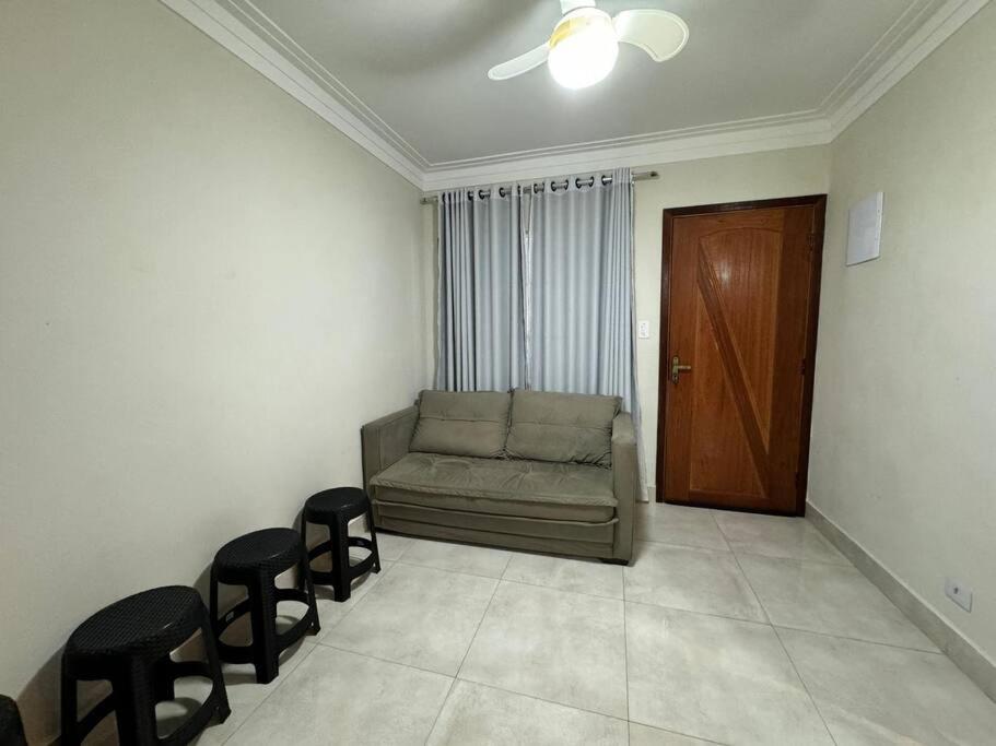 Apê 50 metros da praia, centro da Mirim, Wi-fi, 6 pessoas