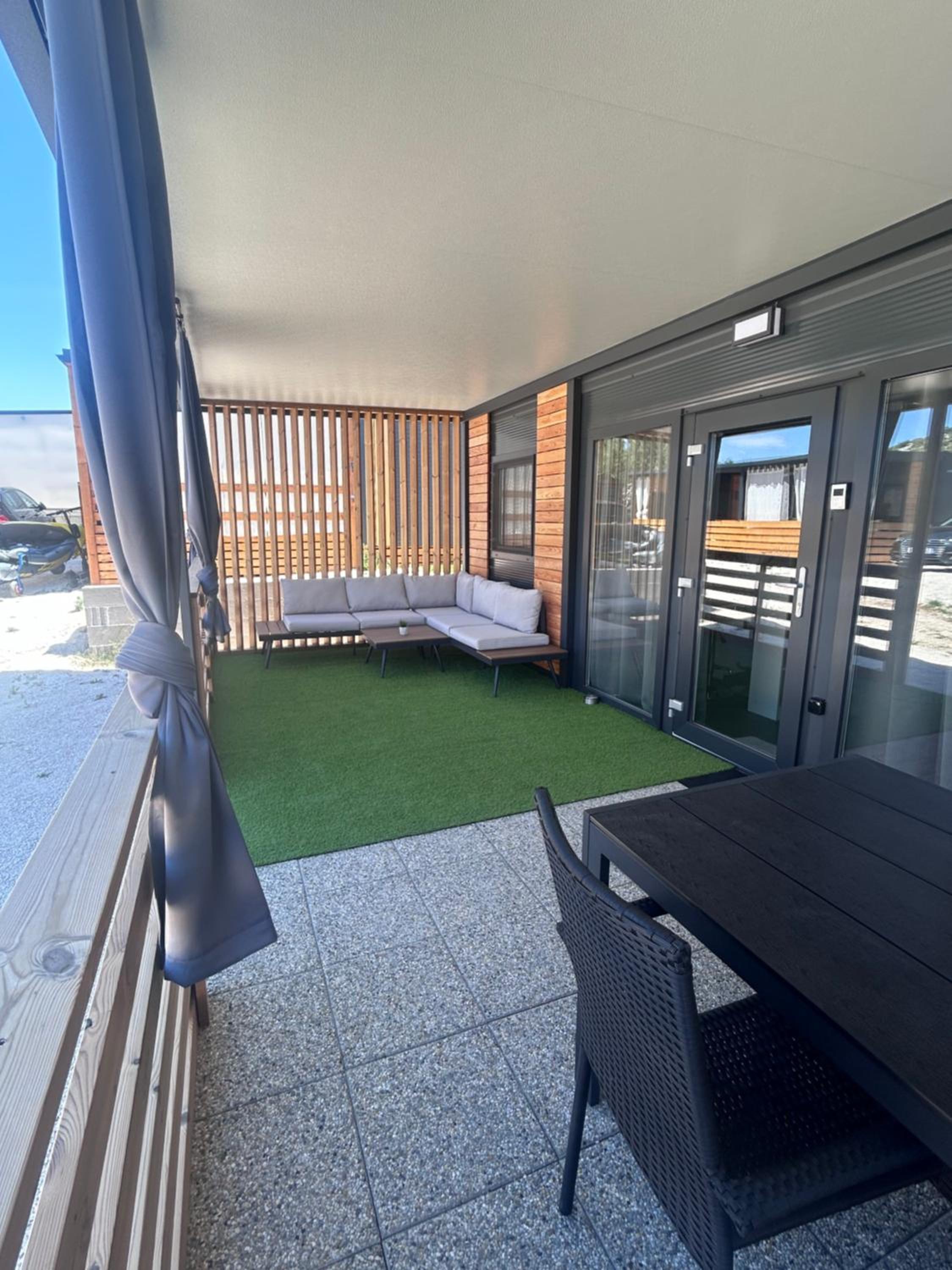 Mobile home Drage Bay view 3
